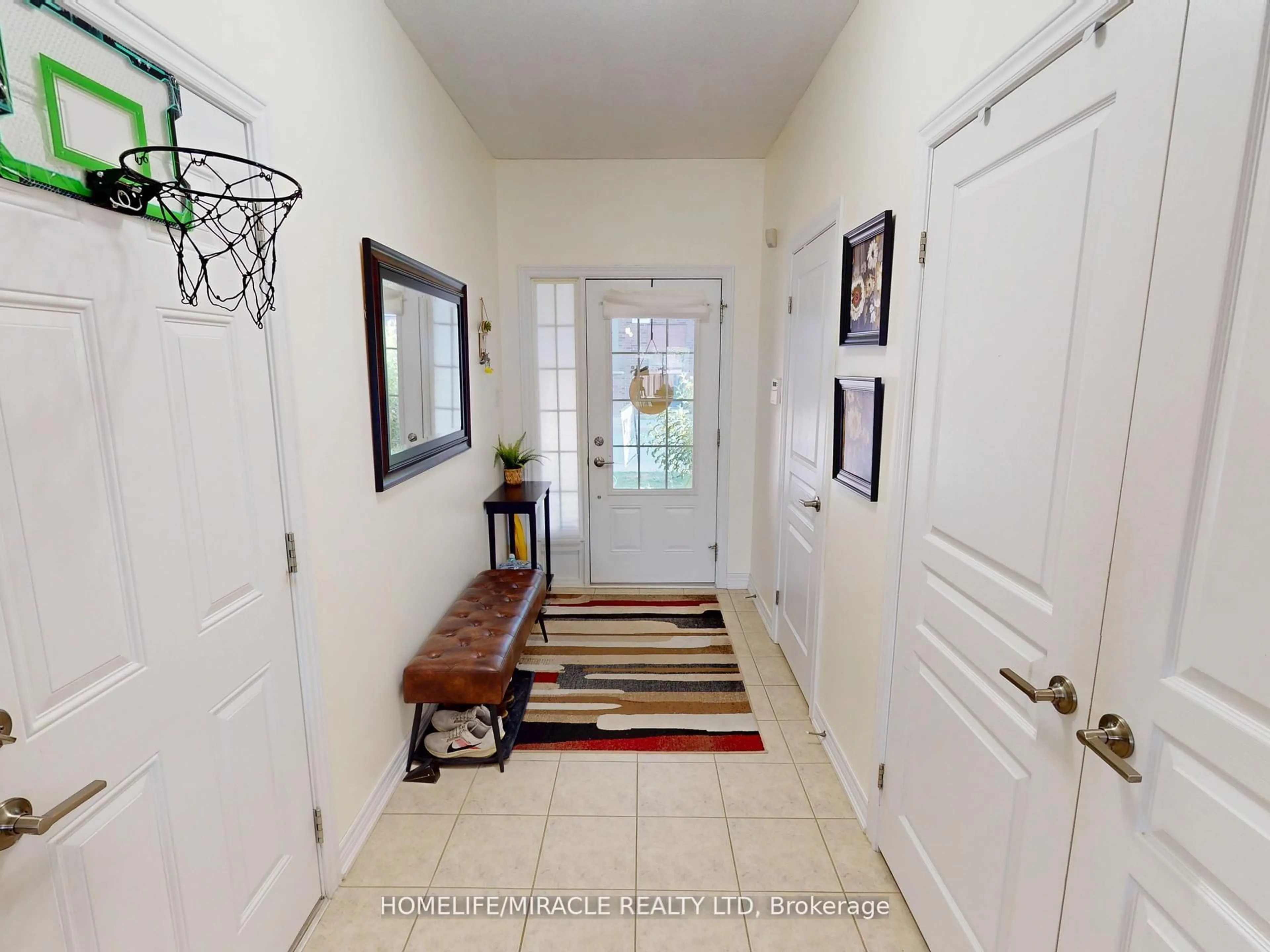 Indoor entryway for 515 Winston Rd #43, Grimsby Ontario L3M 0C8