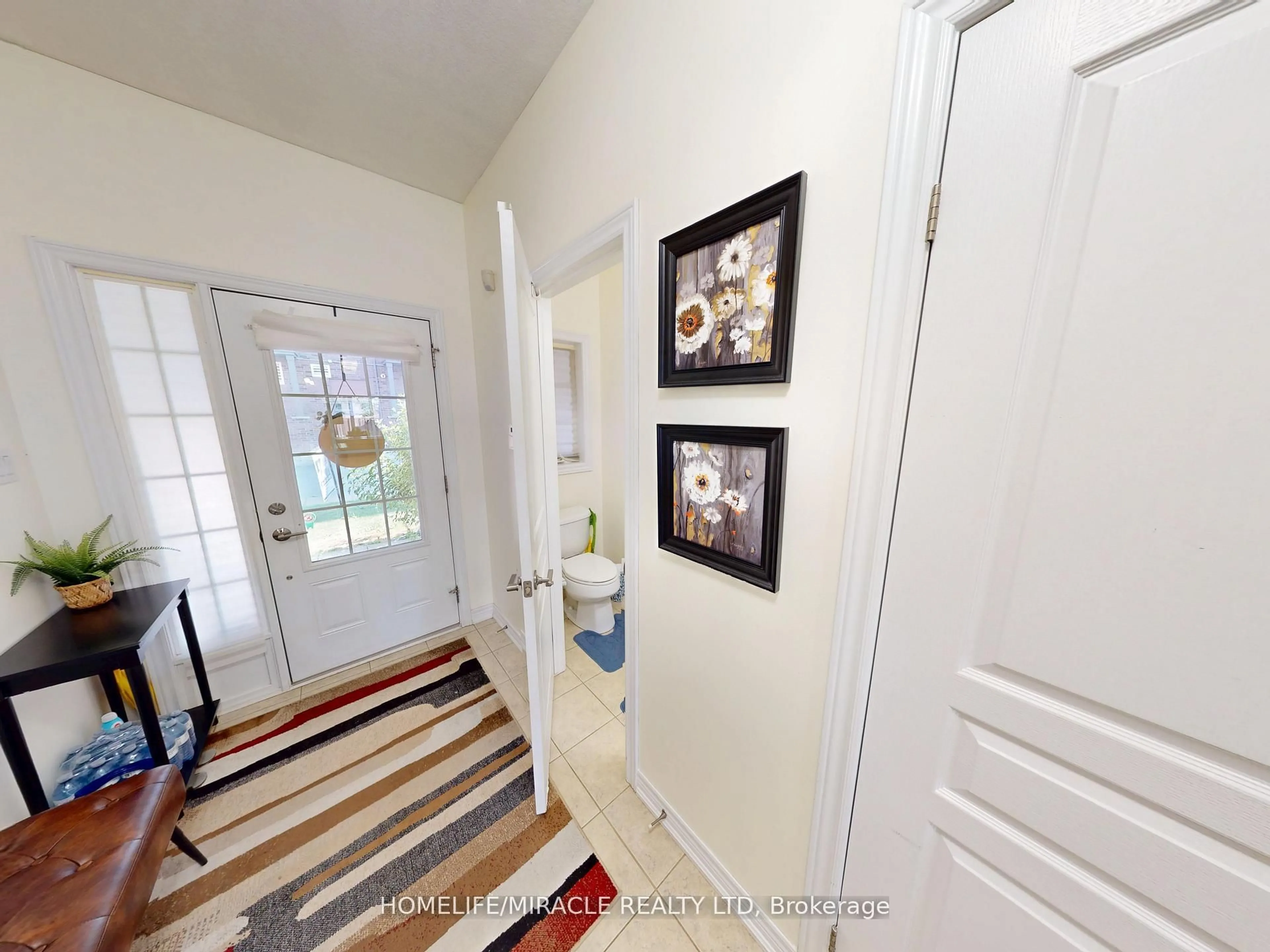 Indoor entryway for 515 Winston Rd #43, Grimsby Ontario L3M 0C8