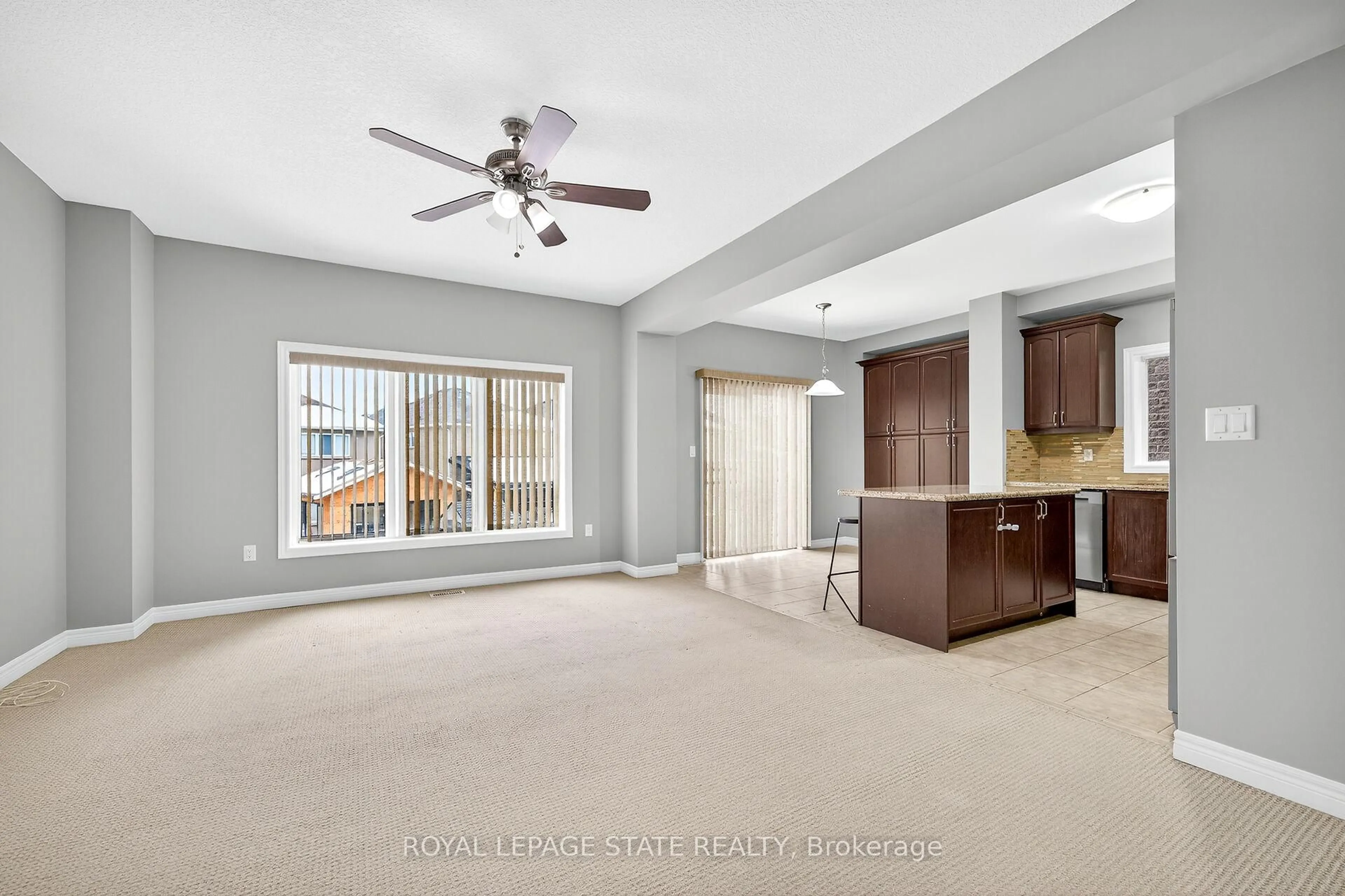 Open concept kitchen, ceramic/tile floor for 61 Irwin Ave, Hamilton Ontario L9K 0E9