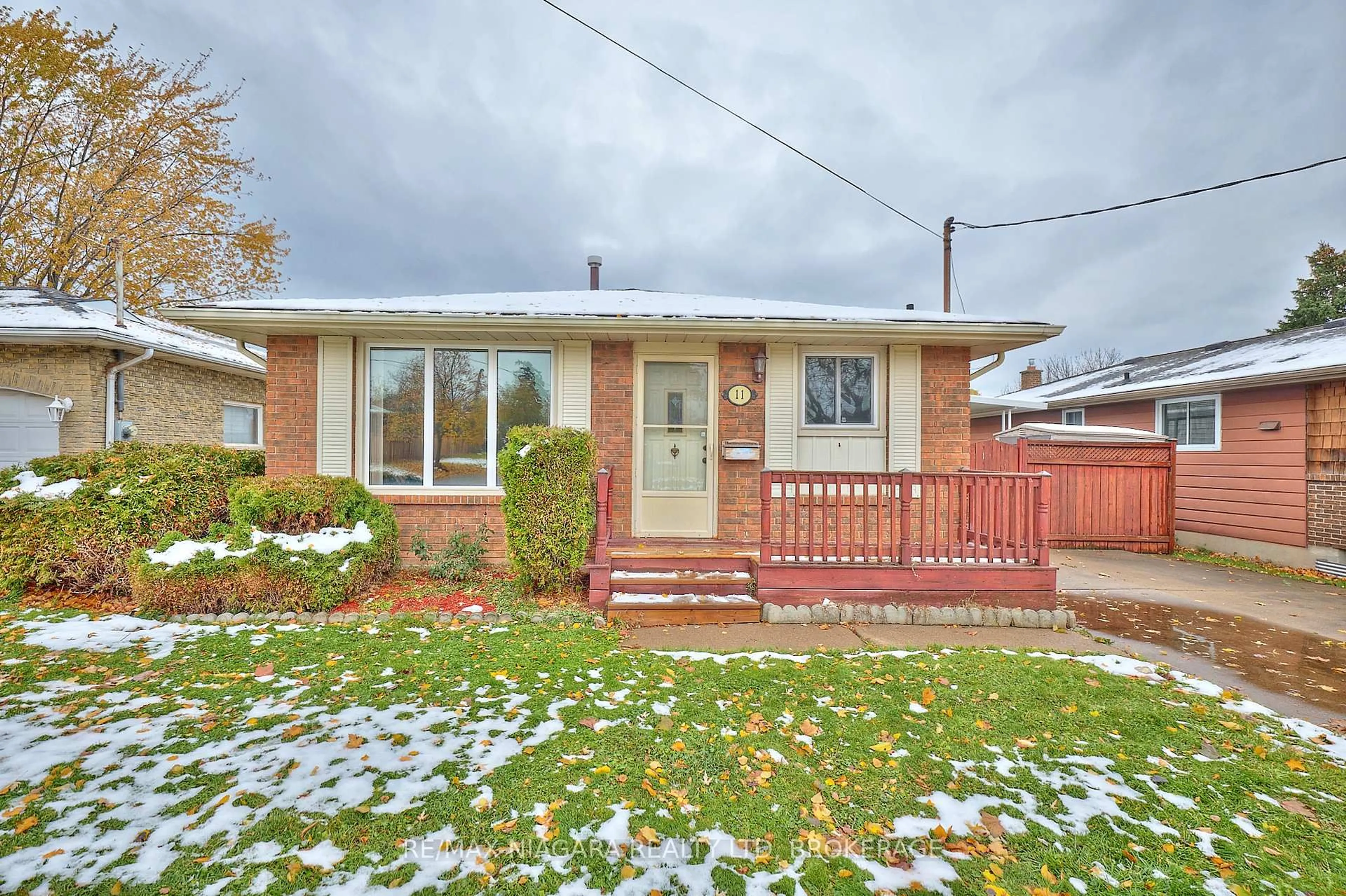 Home with brick exterior material, street for 11 Stonegate Dr, St. Catharines Ontario L2P 3K9