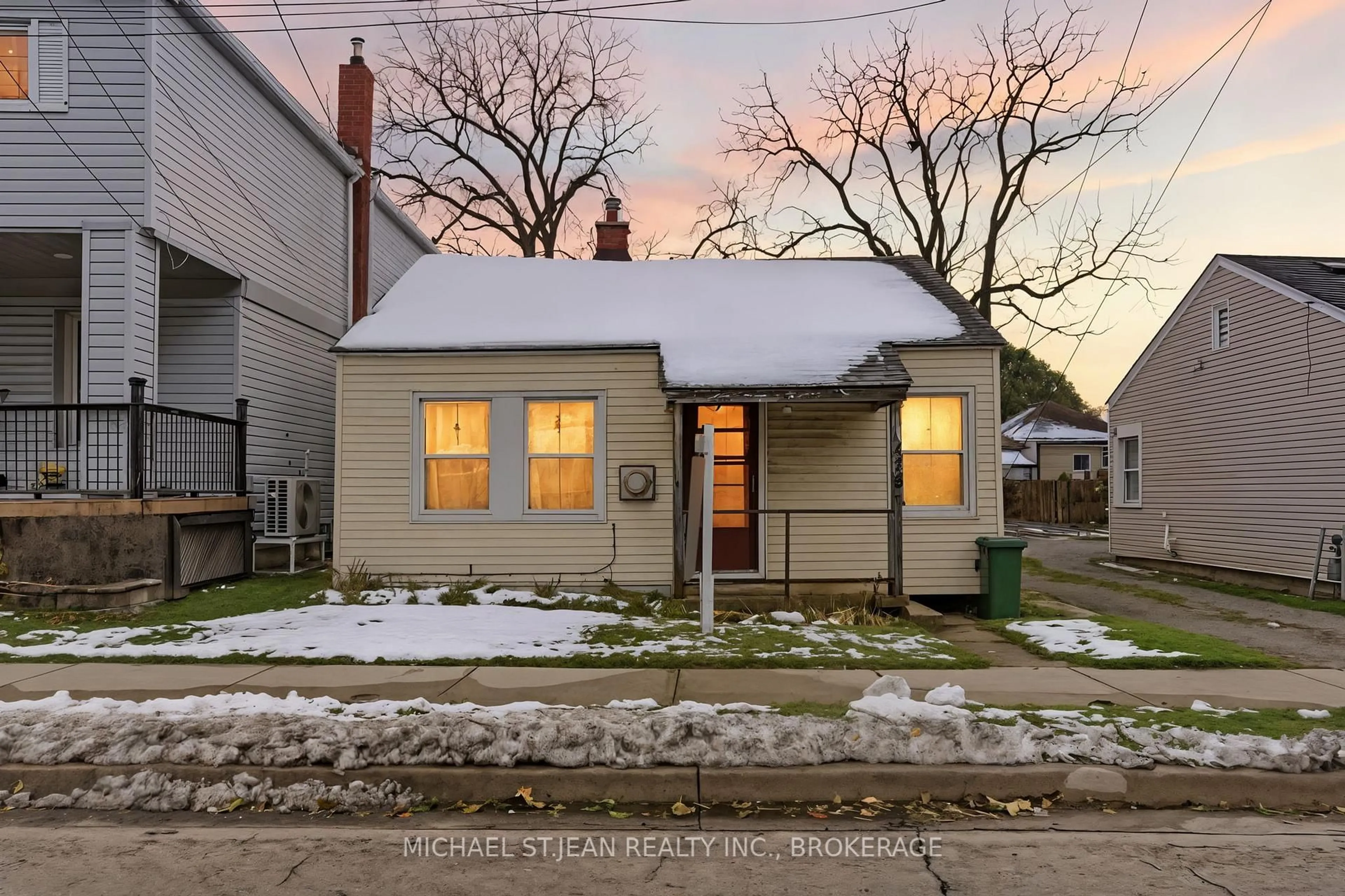 Unknown for 425 Upper Sherman Ave, Hamilton Ontario L8V 3L4