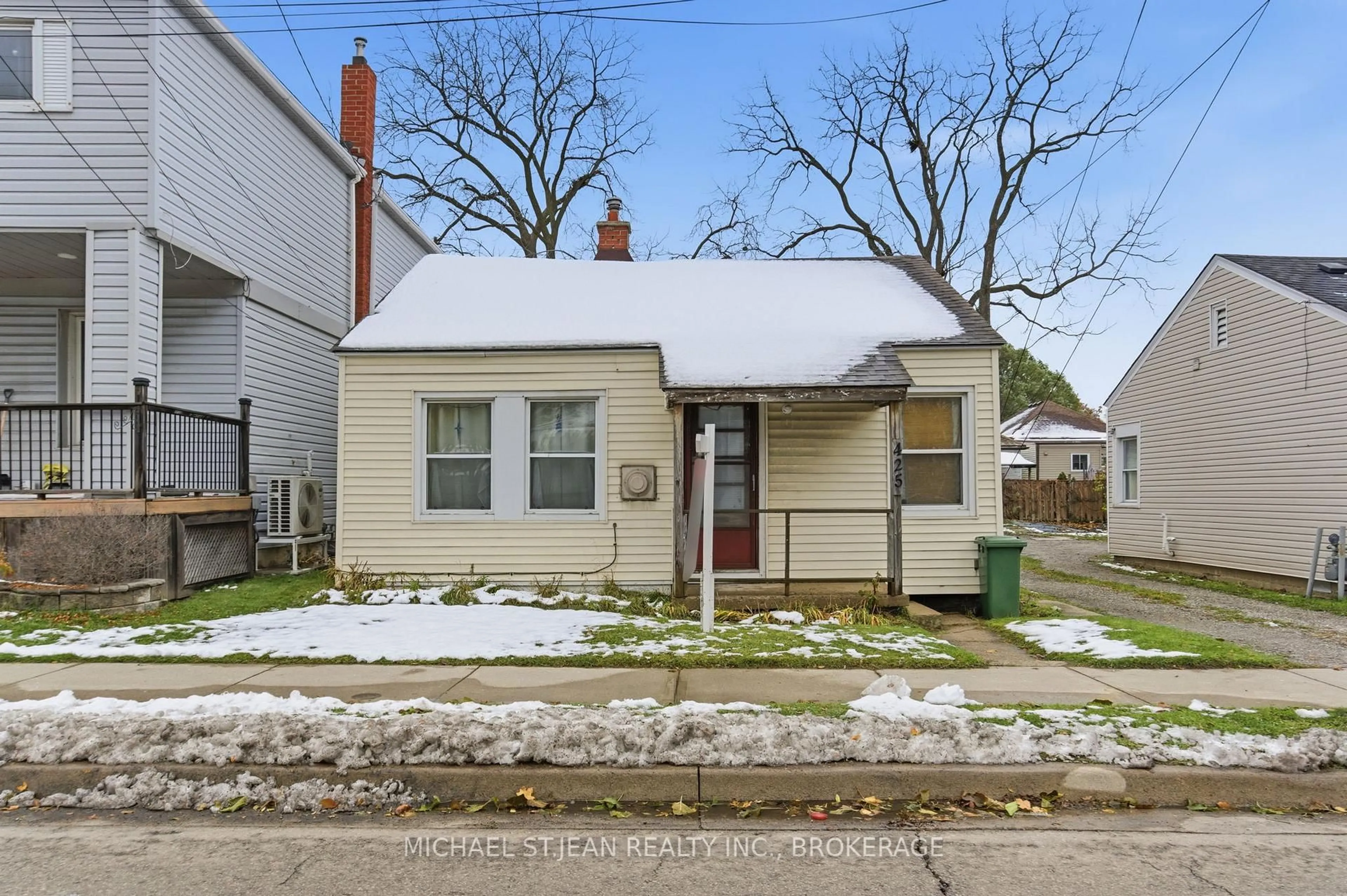 Home with brick exterior material, street for 425 Upper Sherman Ave, Hamilton Ontario L8V 3L4