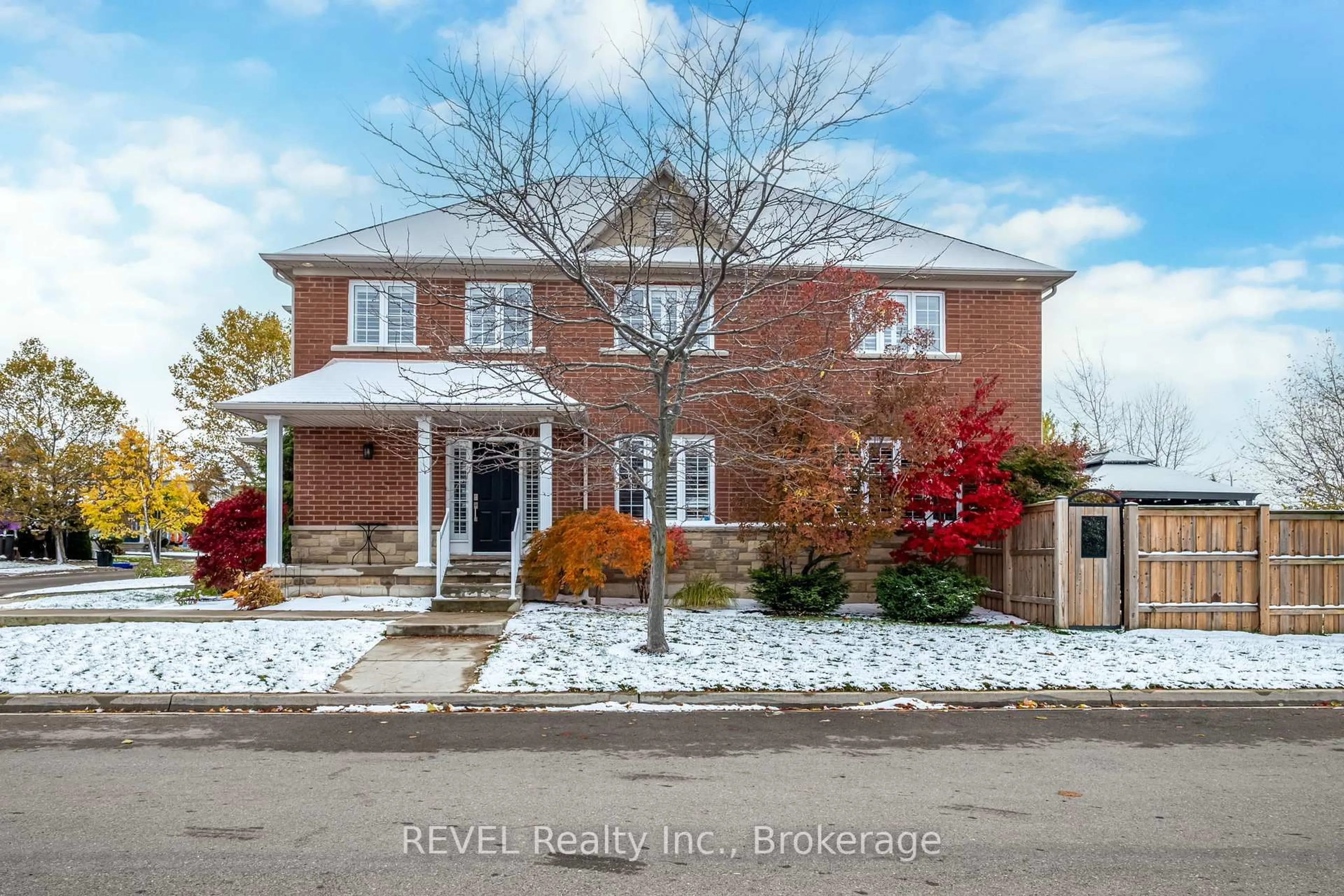 Home with brick exterior material, street for 29 Springbreeze Hts, Hamilton Ontario L8E 0A4