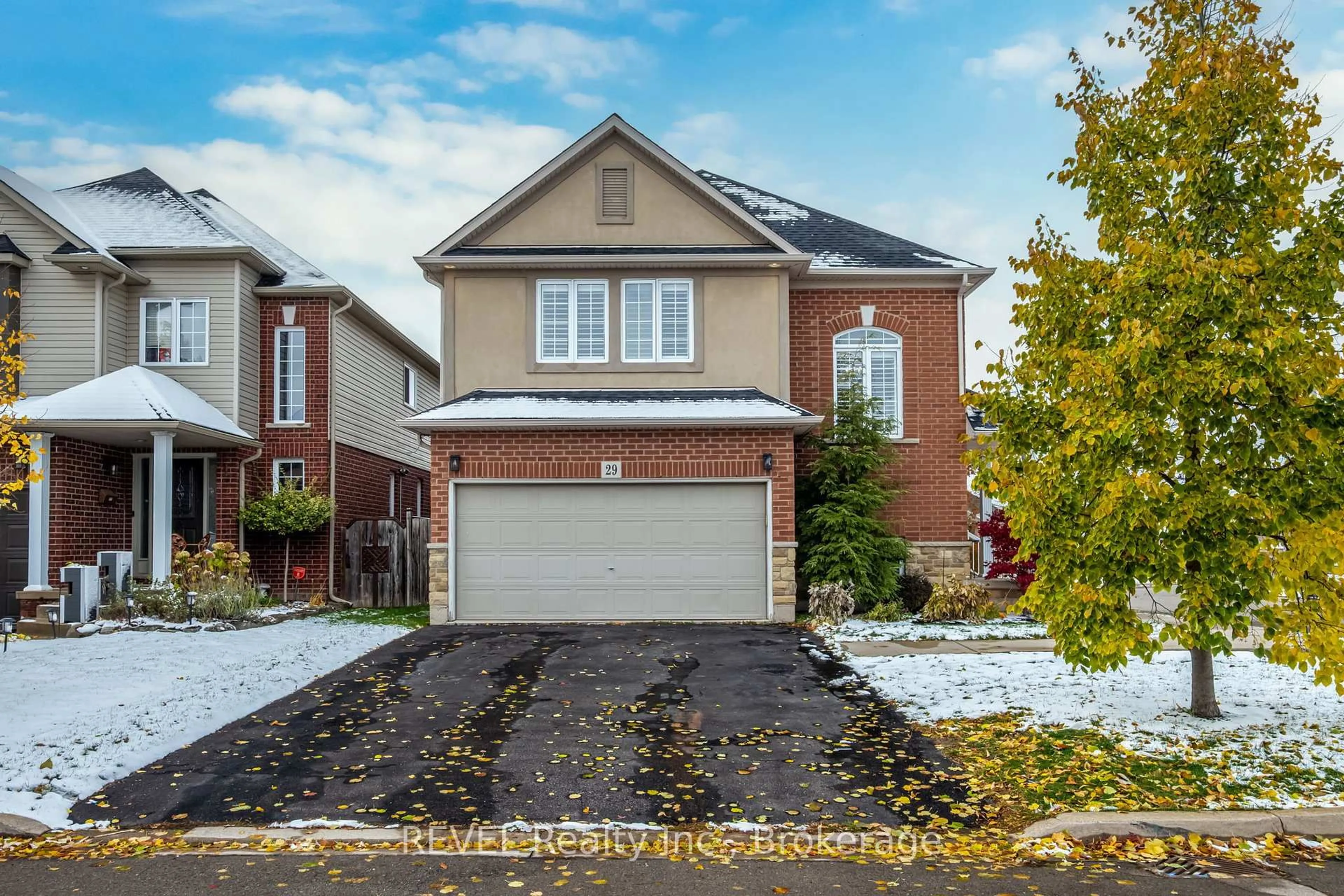 Home with brick exterior material, street for 29 Springbreeze Hts, Hamilton Ontario L8E 0A4