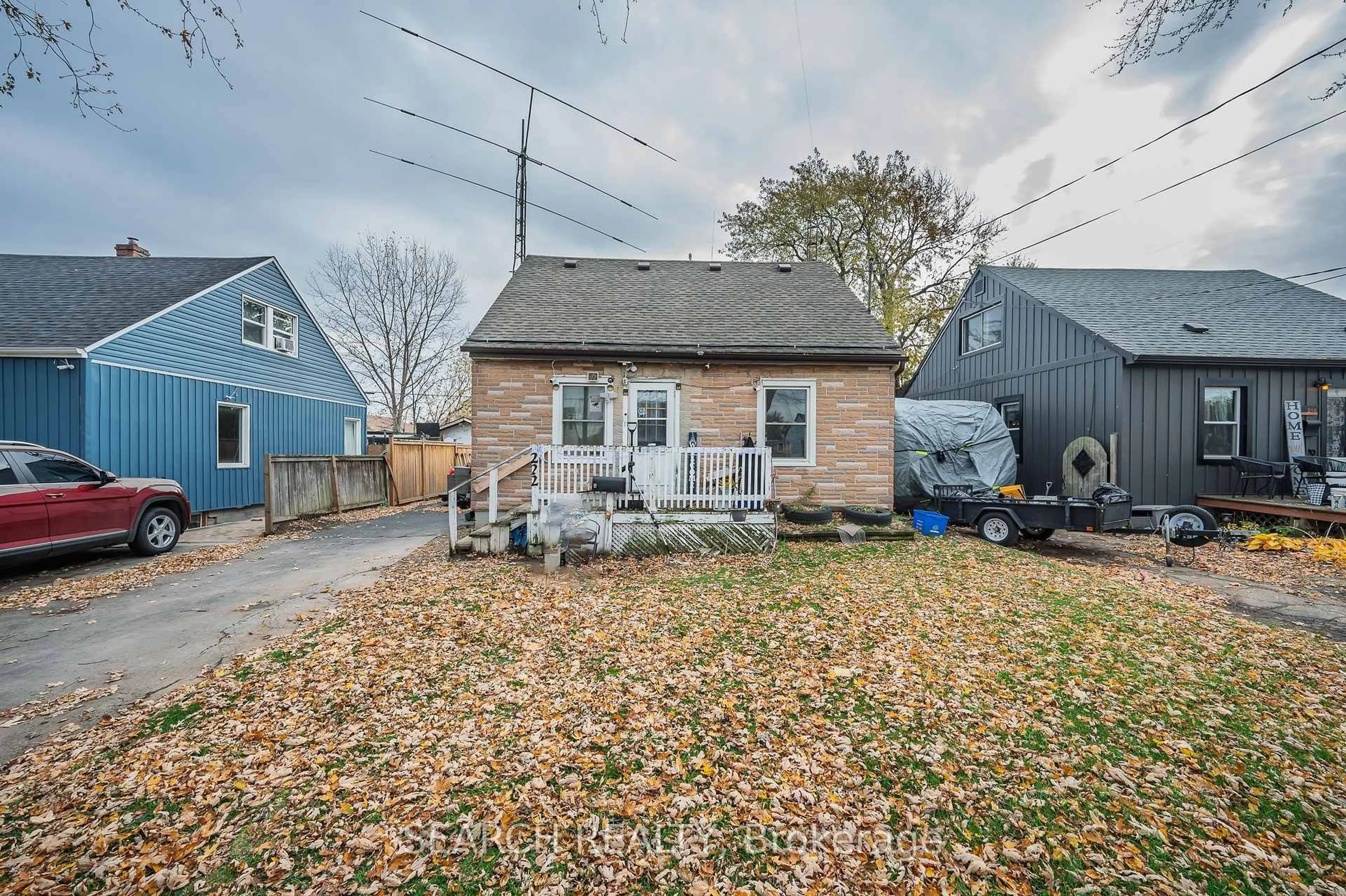 A pic from outside/outdoor area/front of a property/back of a property/a pic from drone, street for 222 Walter Ave, Hamilton Ontario L8H 5R1