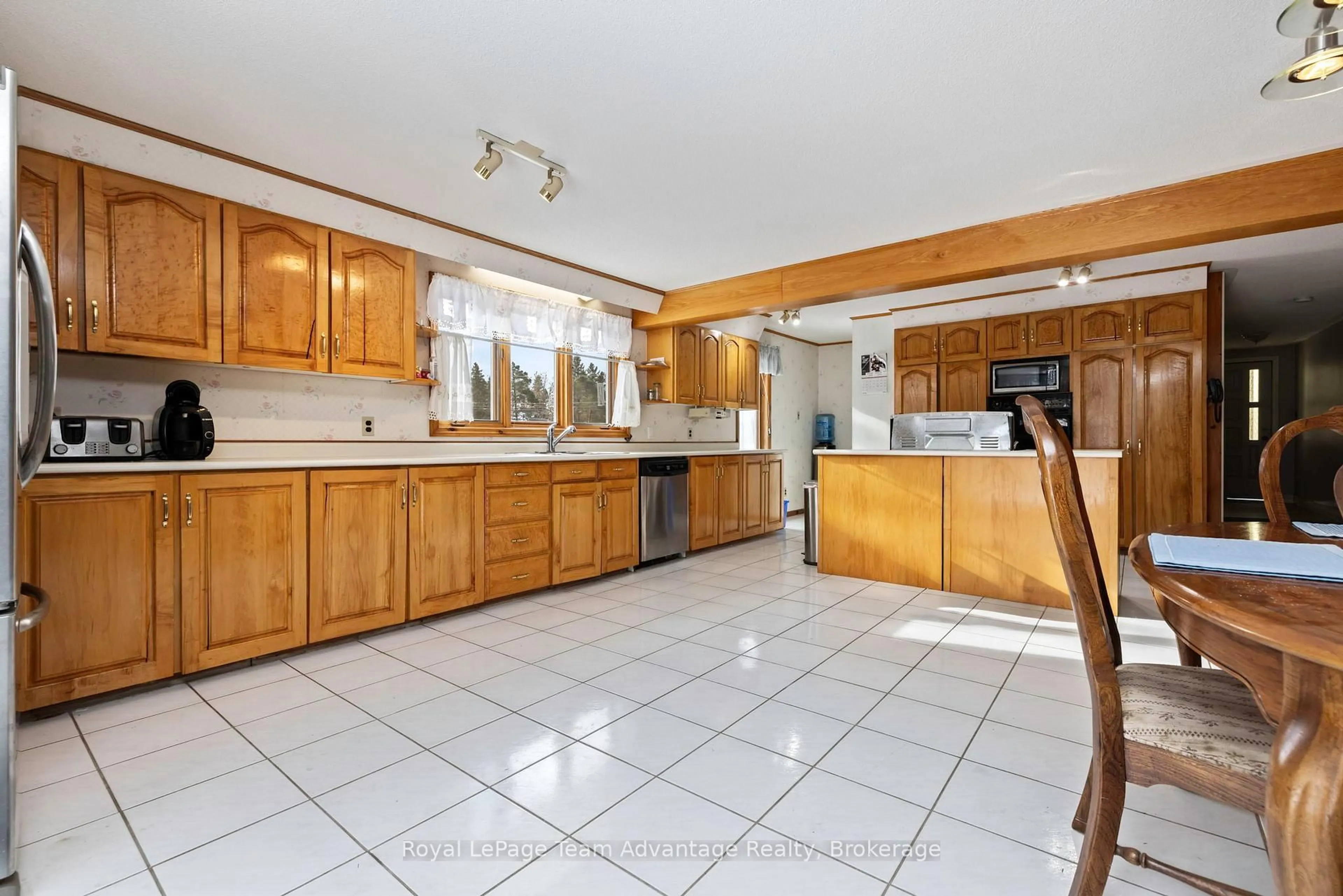 Unknown for 25 Maple St, Seguin Ontario P0C 1J0