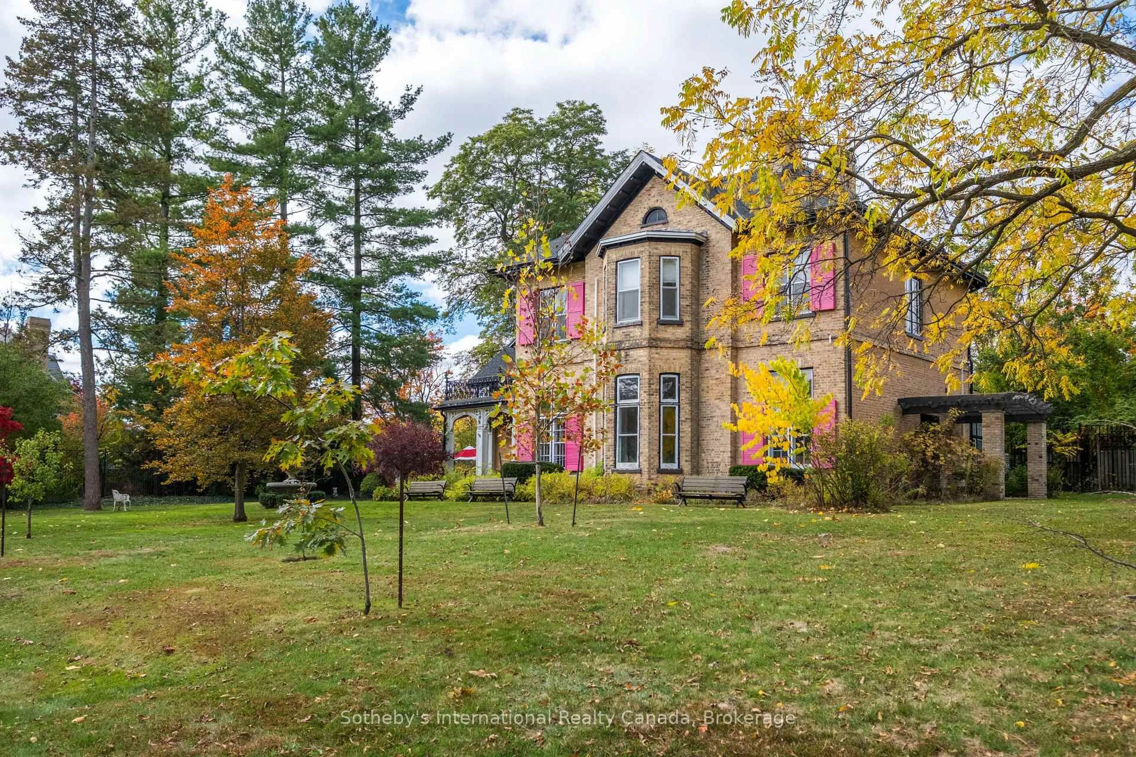 Unknown for 194 Grand River St, Brant Ontario N3L 2N3