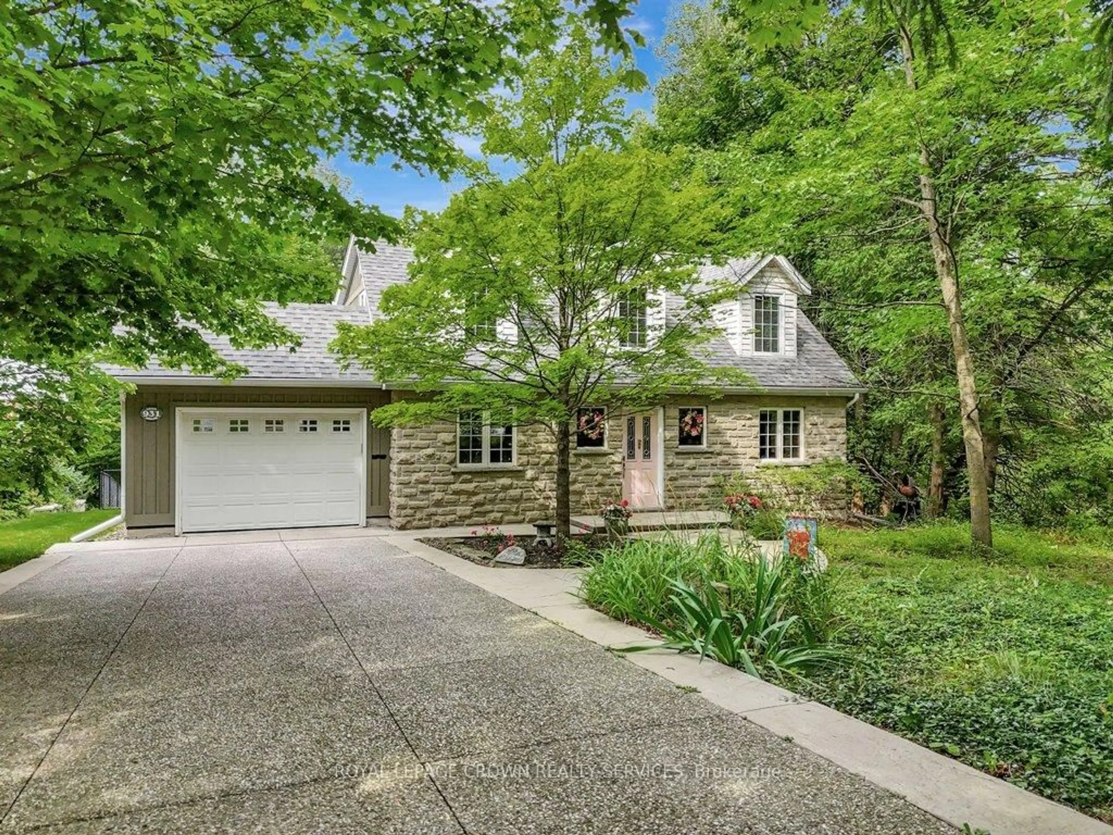 Unknown for 931 Montgomery Dr, Hamilton Ontario L9G 3H6