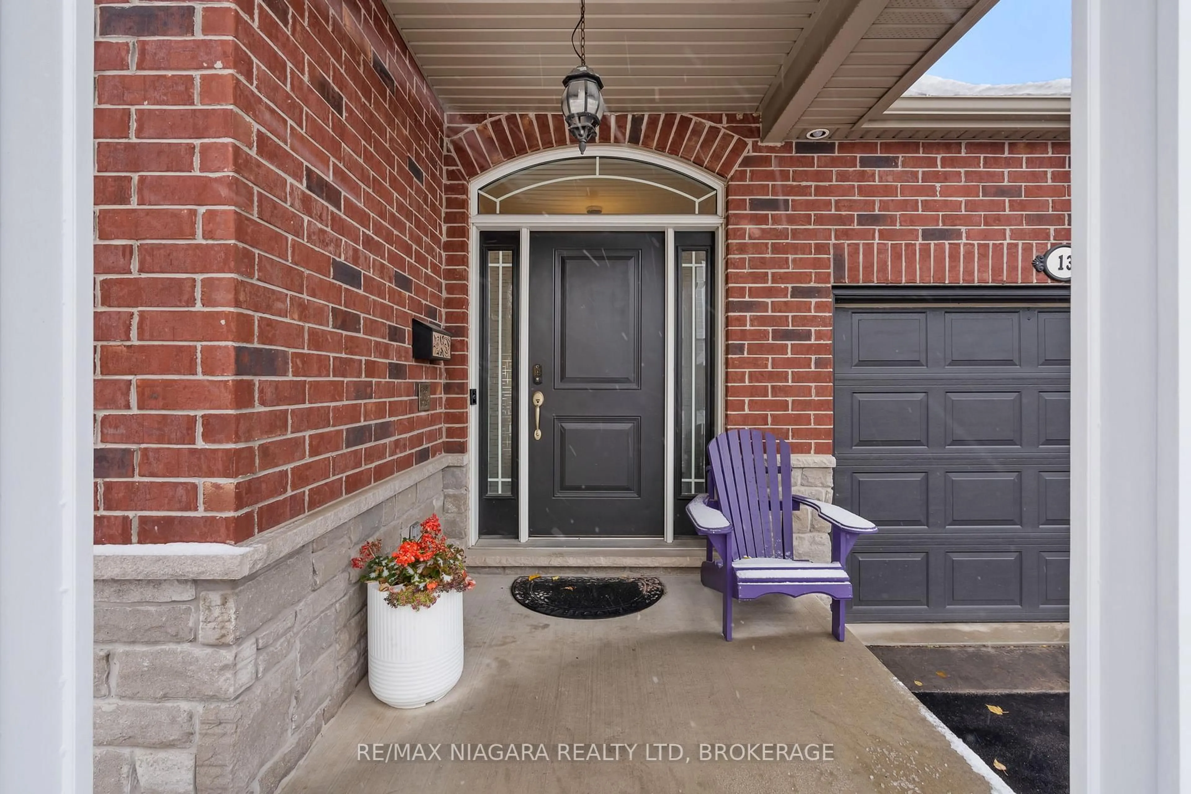 Indoor entryway for 13 Corbin St, St. Catharines Ontario L2P 0C2
