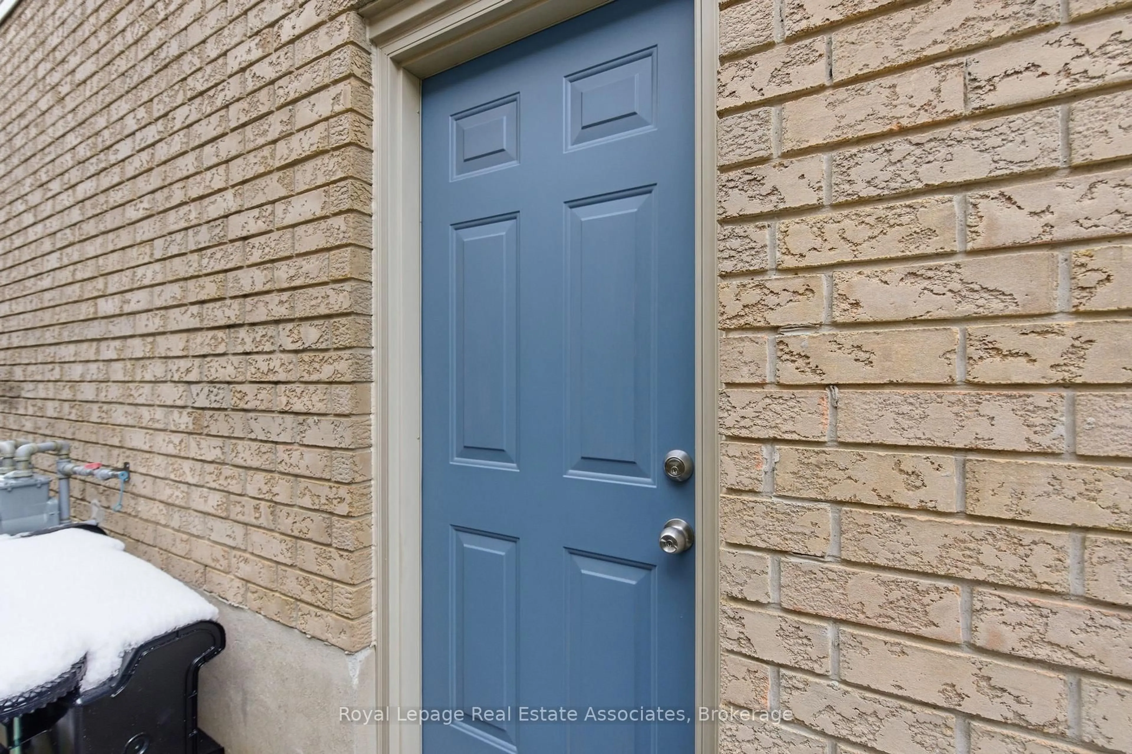 Indoor entryway for 68 Haskell Rd, Cambridge Ontario N1P 1G7