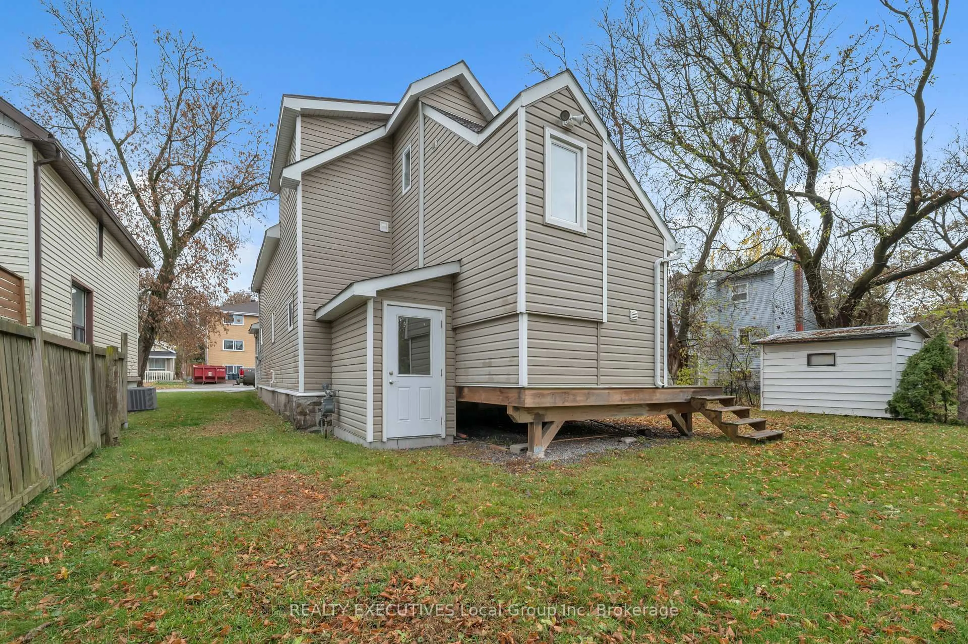 Home with vinyl exterior material, street for 144 DUKE St, North Bay Ontario P1B 1R3