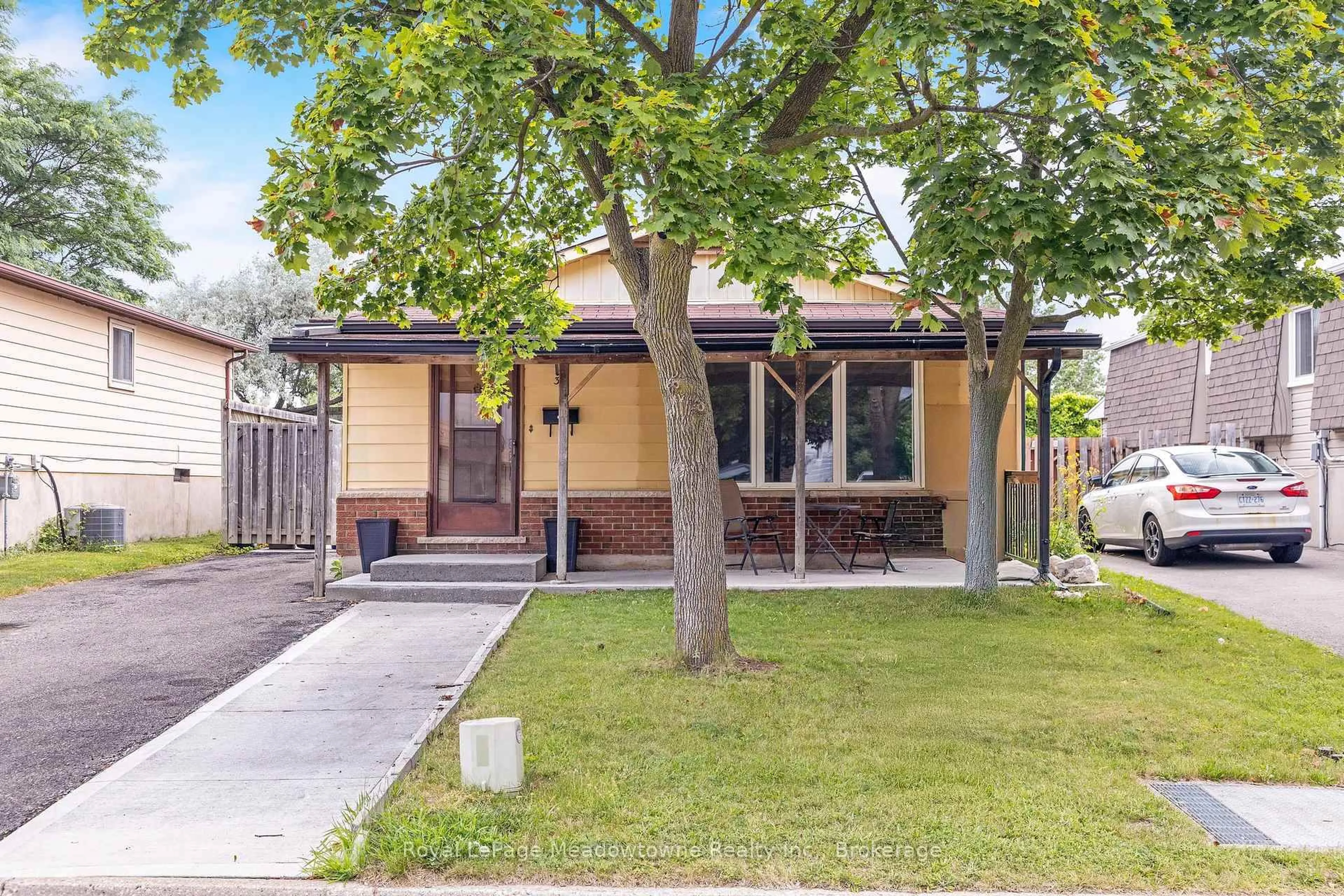 Unknown for 30 Cluthe Cres, Kitchener Ontario N2P 1M8