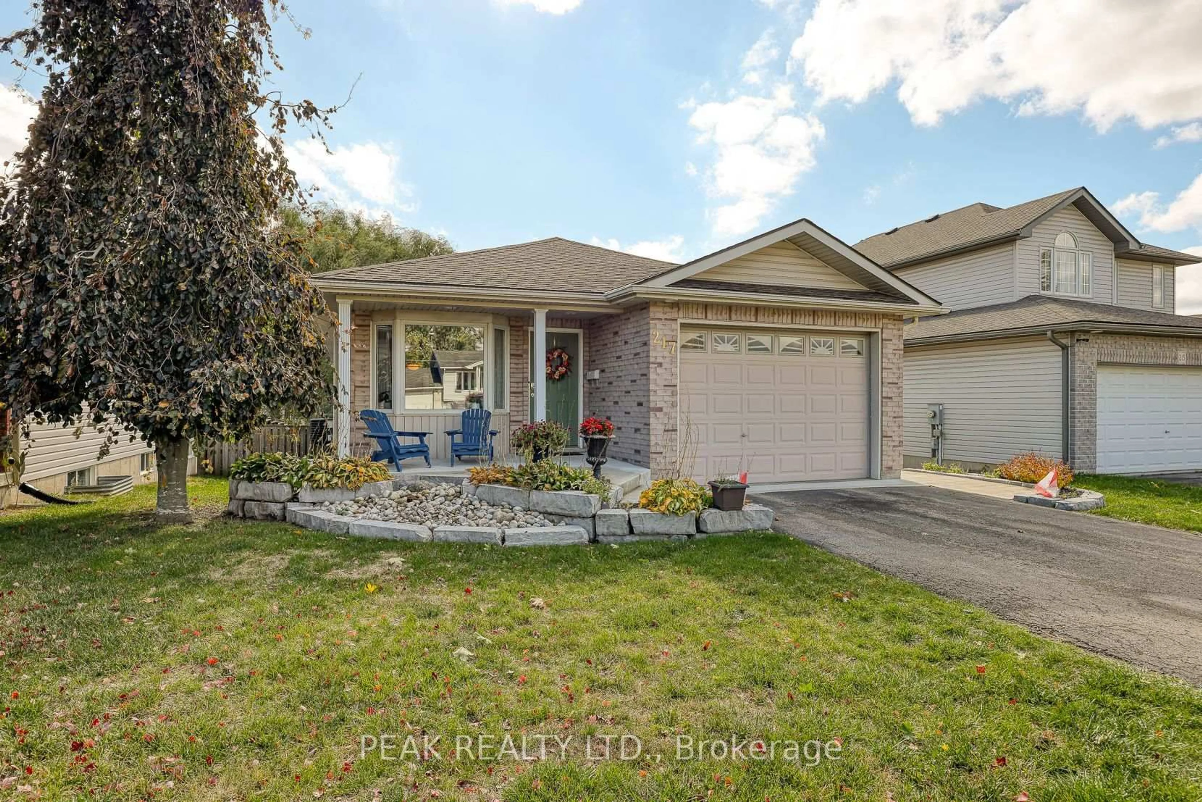 Home with vinyl exterior material, street for 217 North St, Tillsonburg Ontario N4G 1B8