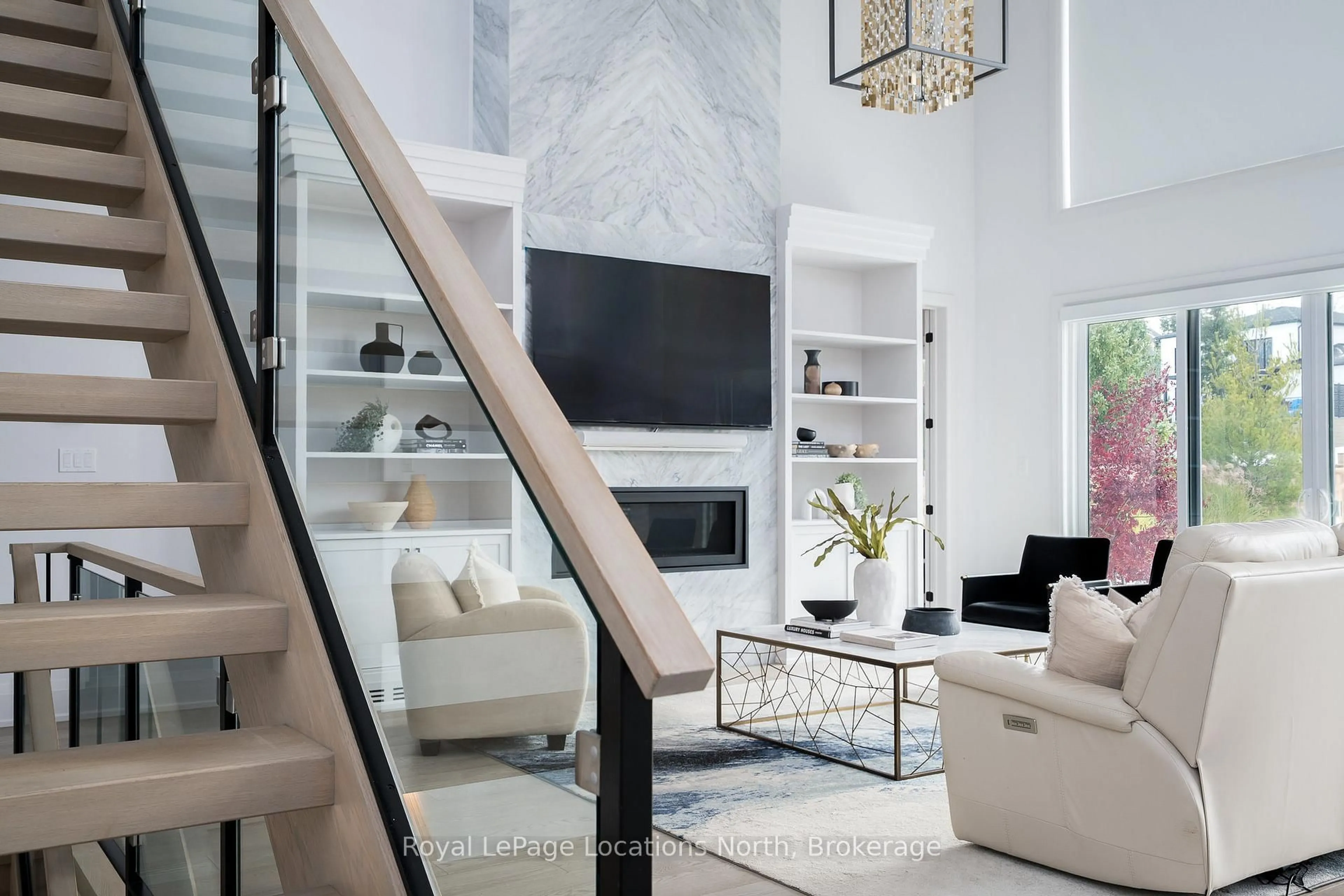 Living room with furniture, unknown for 120 Tekiah Rd, Blue Mountains Ontario N0H 1J0