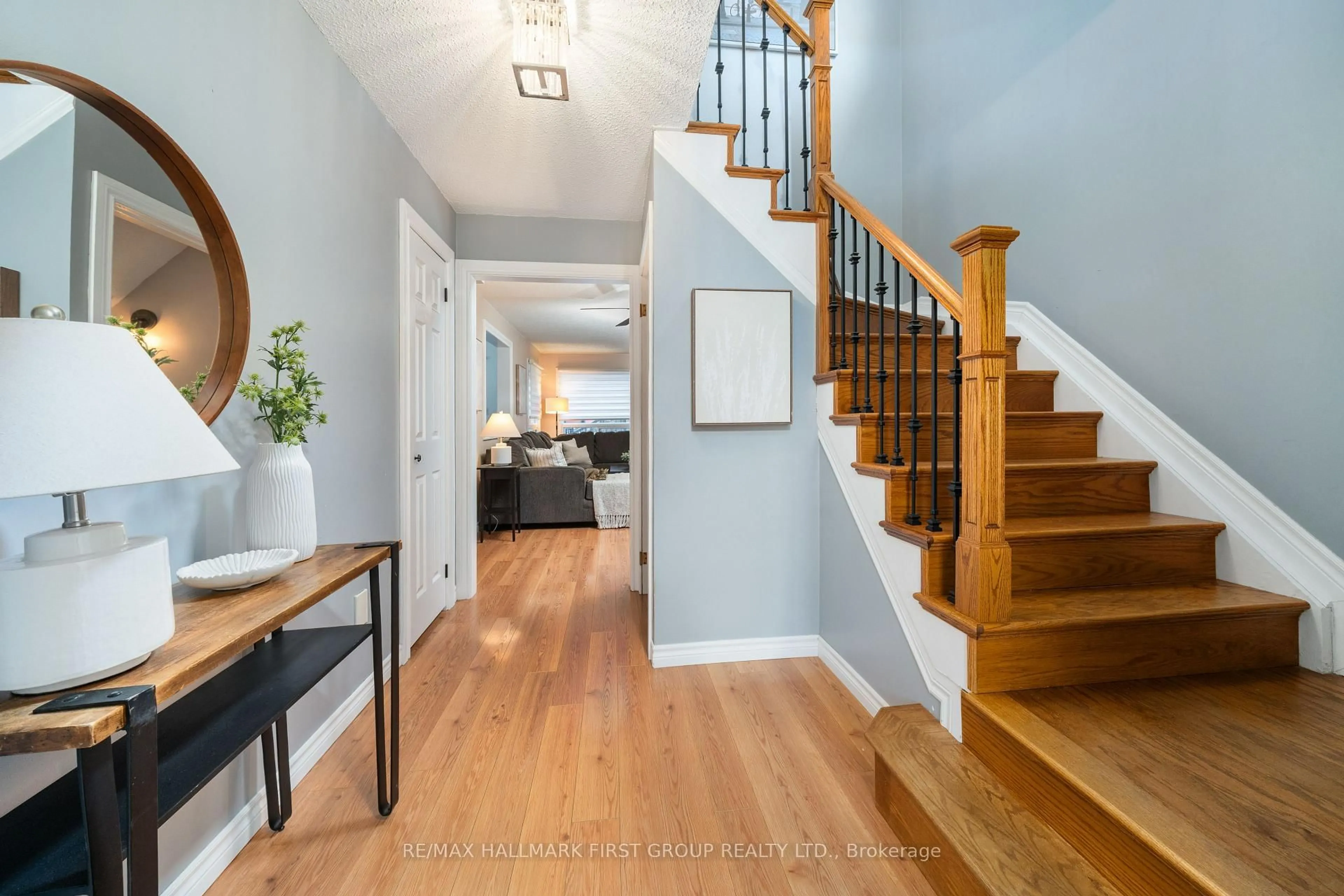 Indoor entryway for 18 Curtis Crt, Port Hope Ontario L1A 4H5