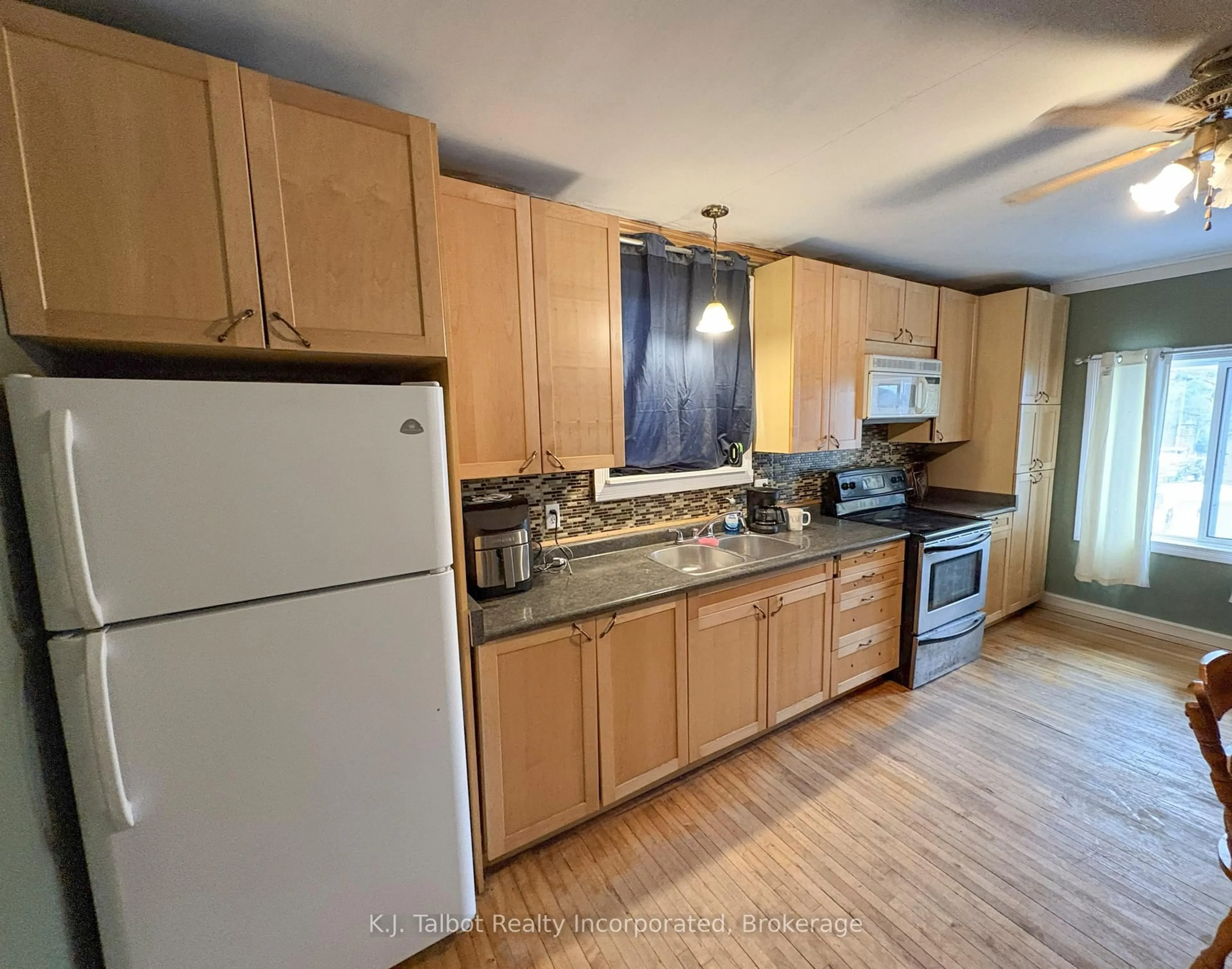 Standard kitchen, unknown for 7 Jane St, Morris Turnberry Ontario N0G 1E0