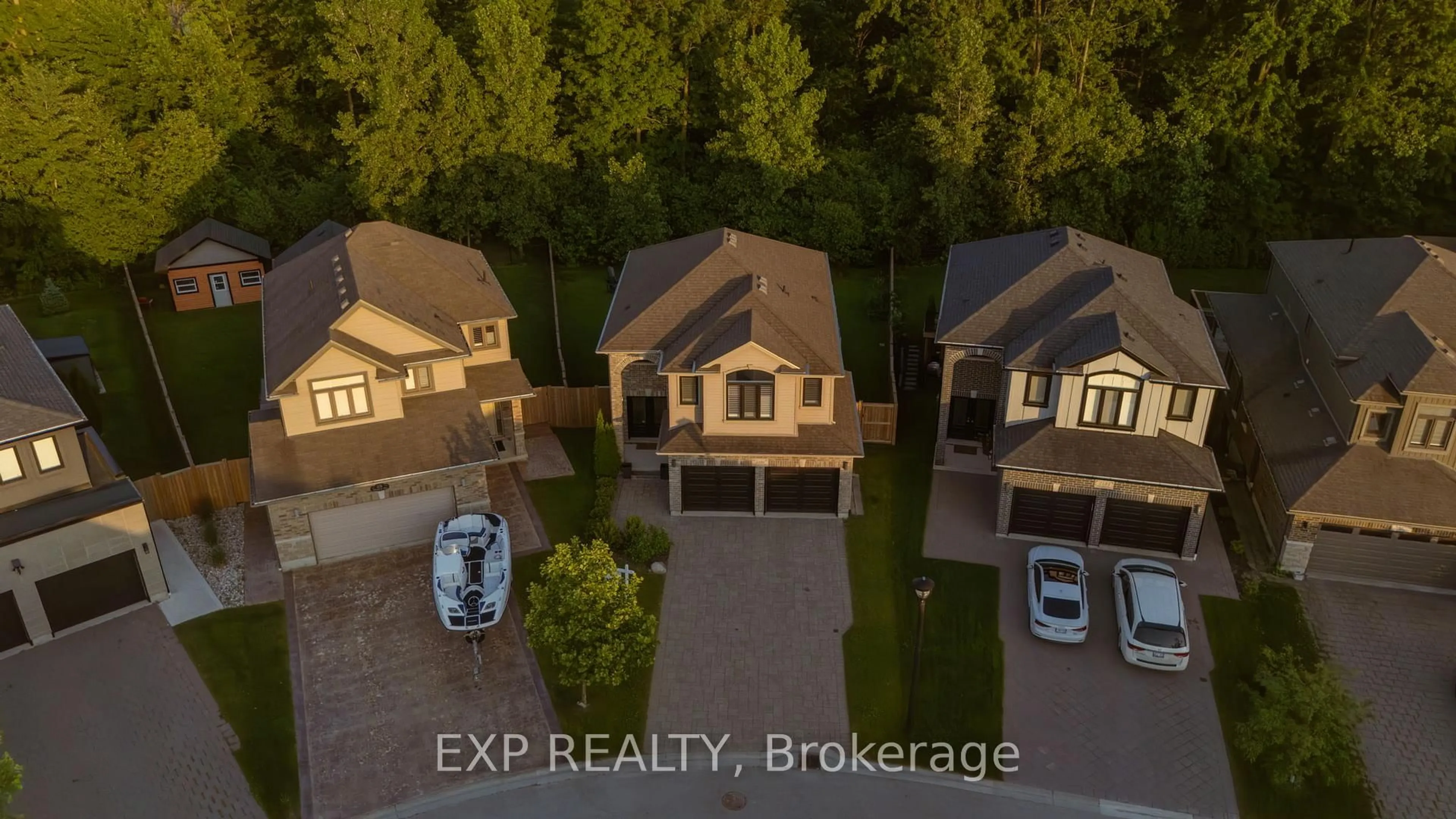 A pic from outside/outdoor area/front of a property/back of a property/a pic from drone, street for 2180 YELLOWBIRCH Pl, London North Ontario N6G 5C1