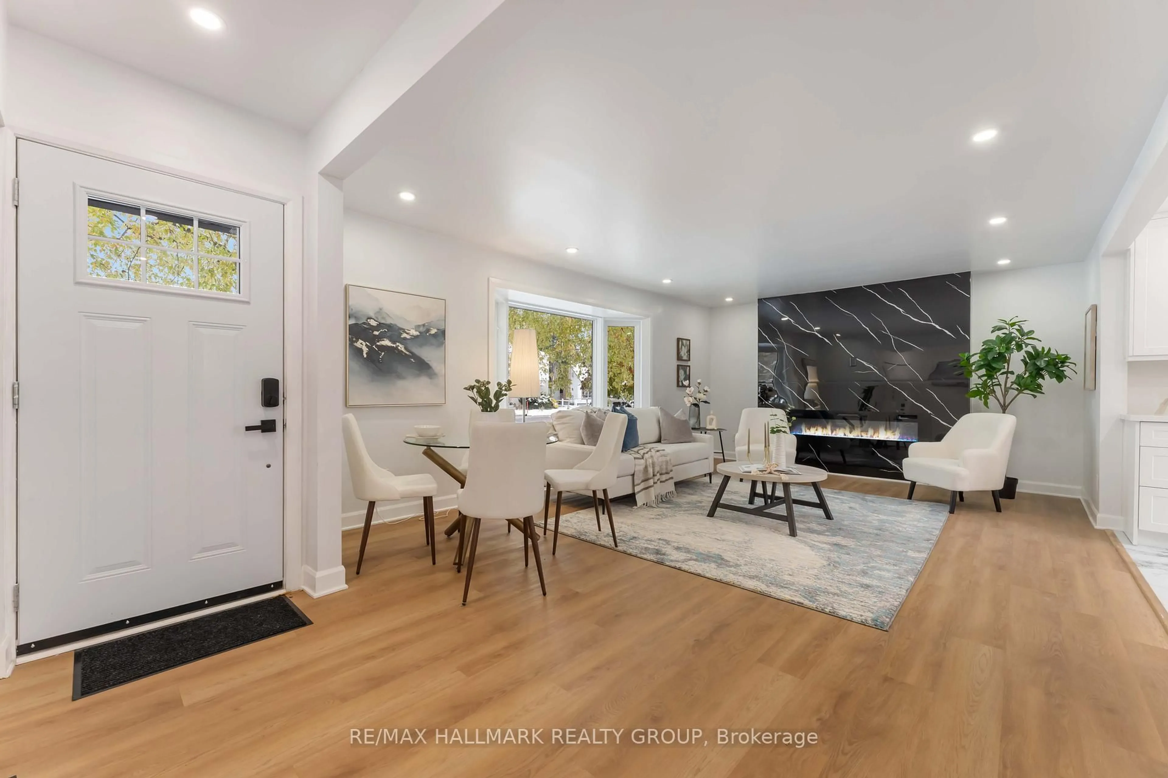 Unknown for 1796 Saunderson Dr, Ottawa Ontario K1G 2C2