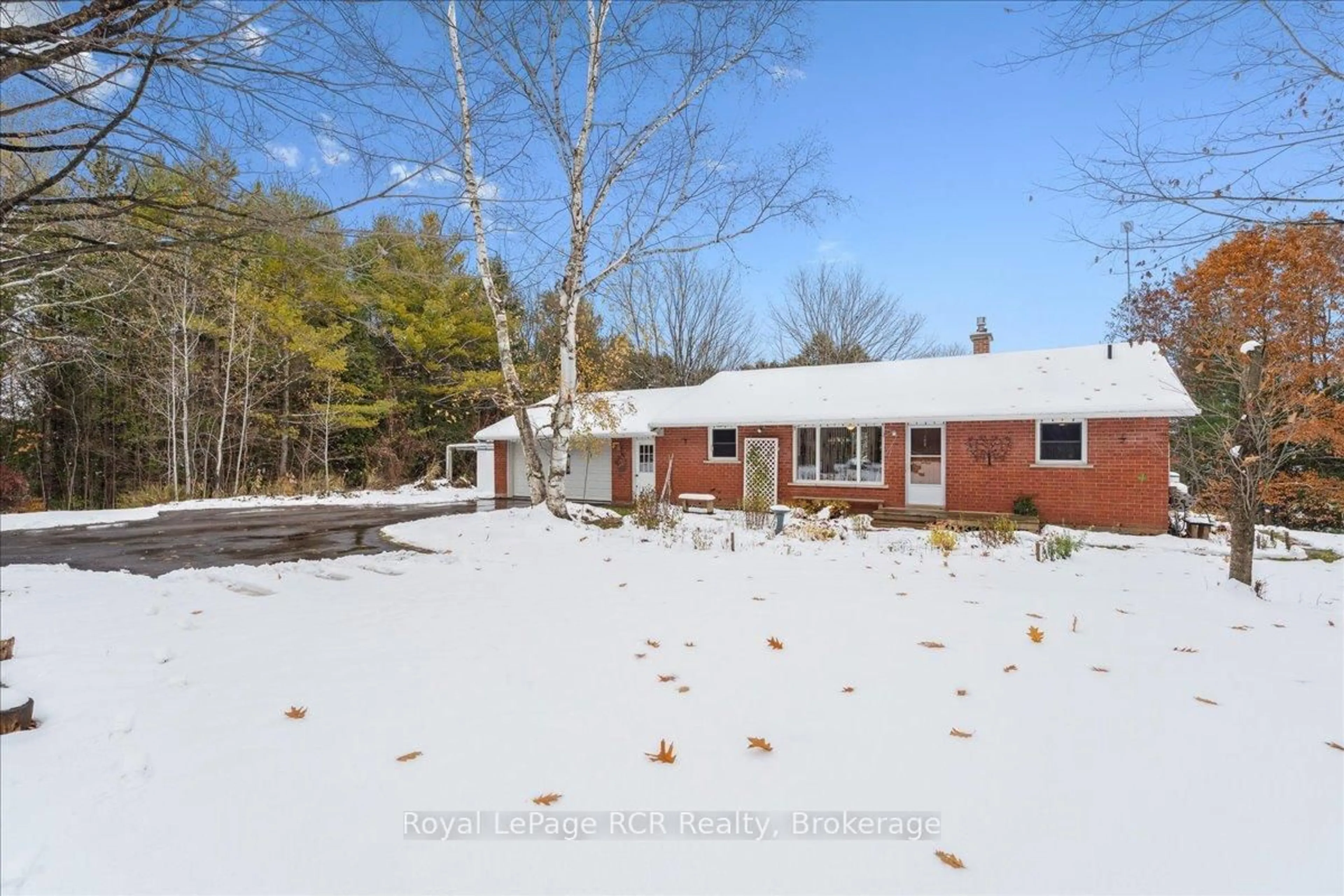 A pic from outside/outdoor area/front of a property/back of a property/a pic from drone, unknown for 202 Gore Cres, Chatsworth Ontario N0H 1G0