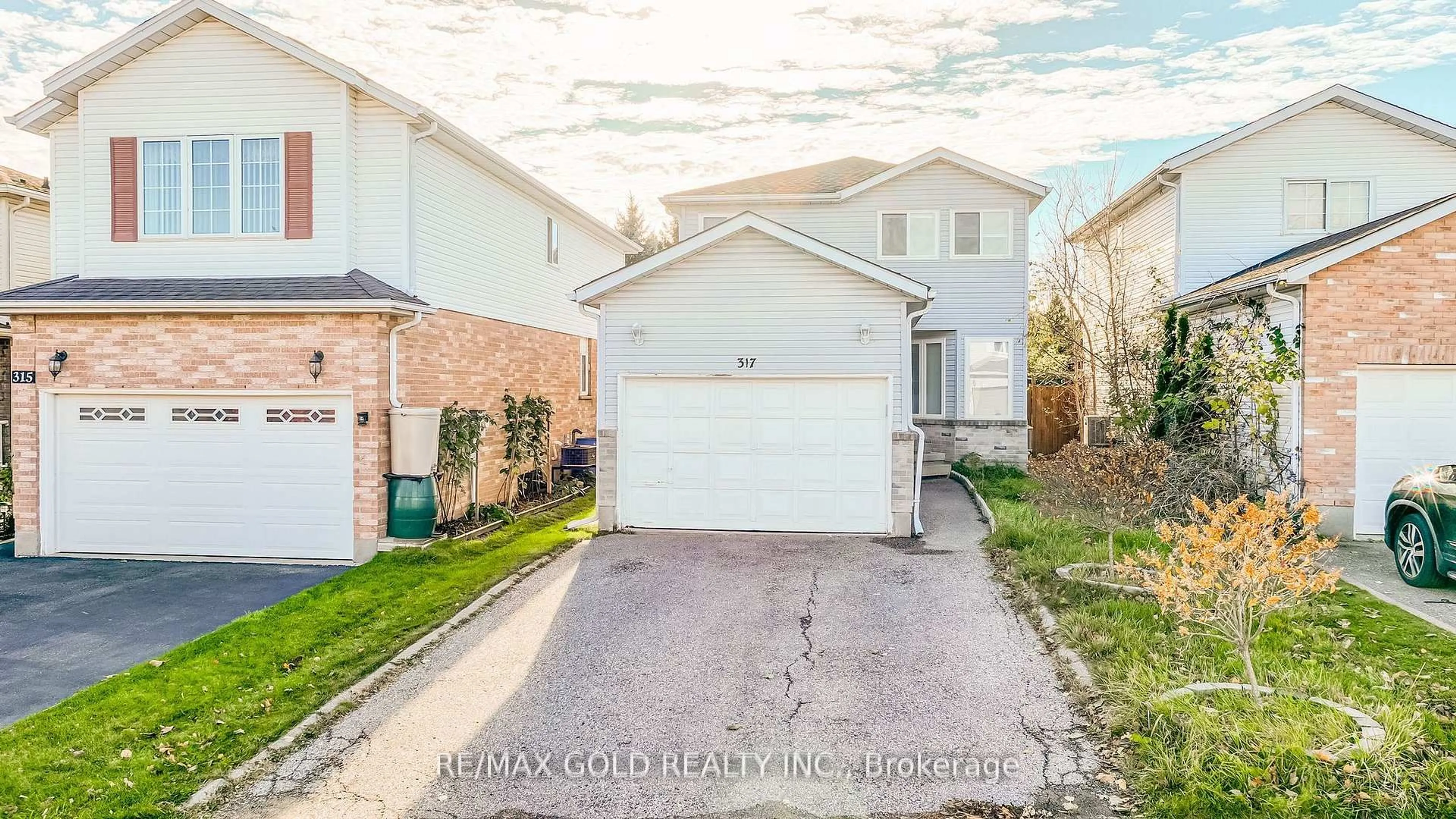 A pic from outside/outdoor area/front of a property/back of a property/a pic from drone, street for 317 Bankside Dr, Kitchener Ontario N2N 3K2