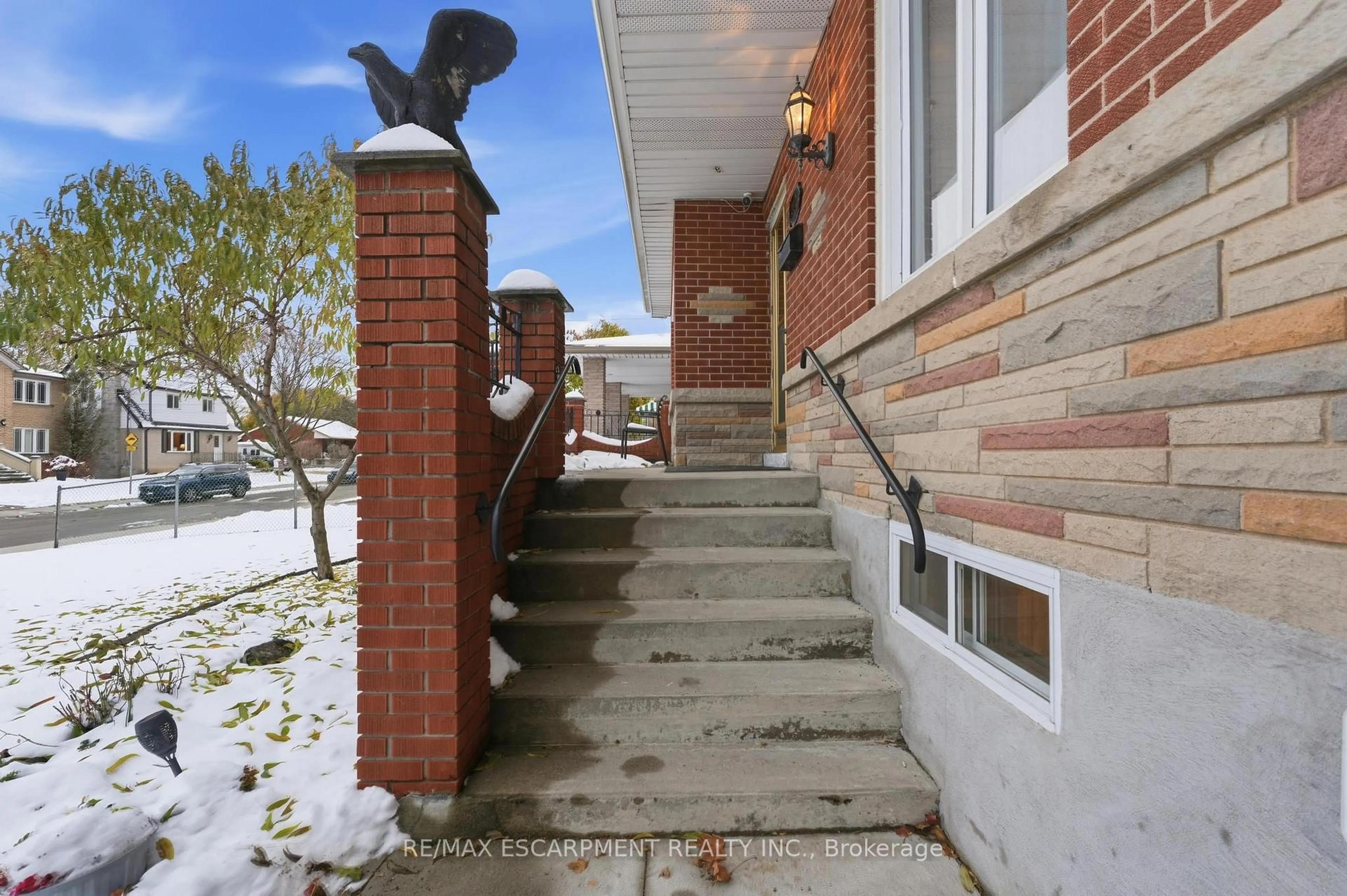 Unknown for 314 Hawkridge Ave, Hamilton Ontario L9C 3L2