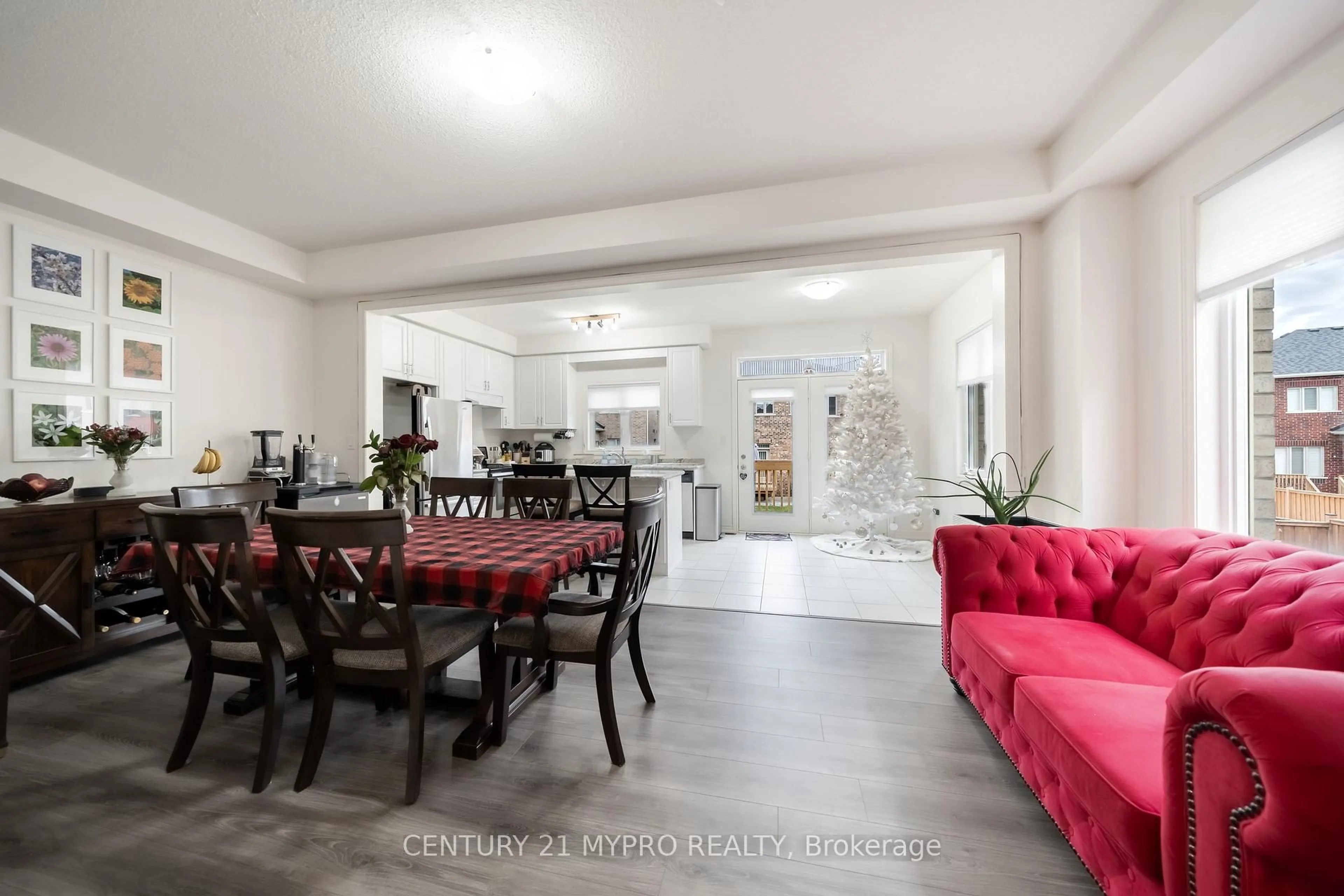 Unknown for 26 Silver Meadows Gdns, Hamilton Ontario L8B 1Z4