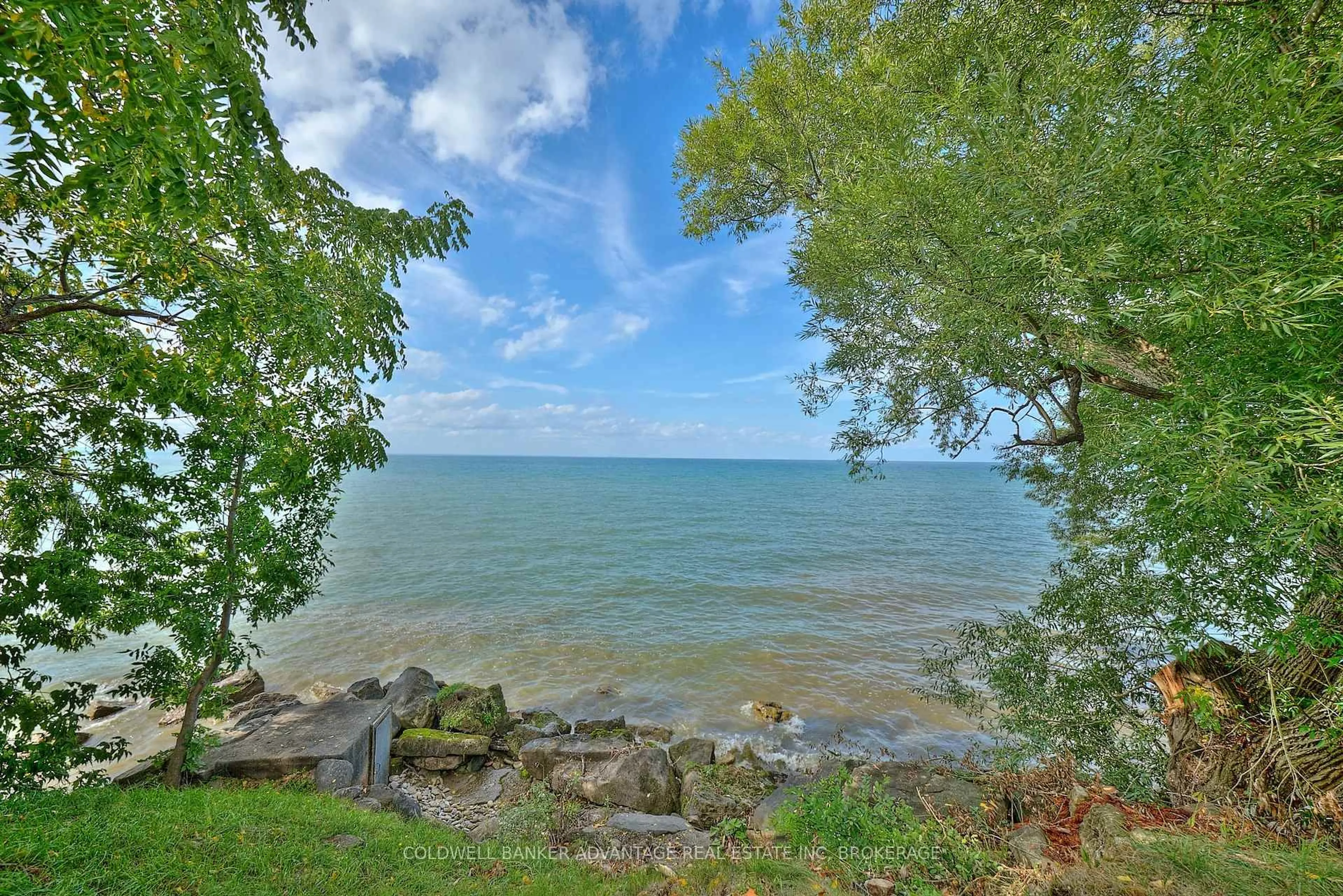 Patio, water/lake/river/ocean view for 4698 Sandy Cove Dr, Lincoln Ontario L0R 1B1