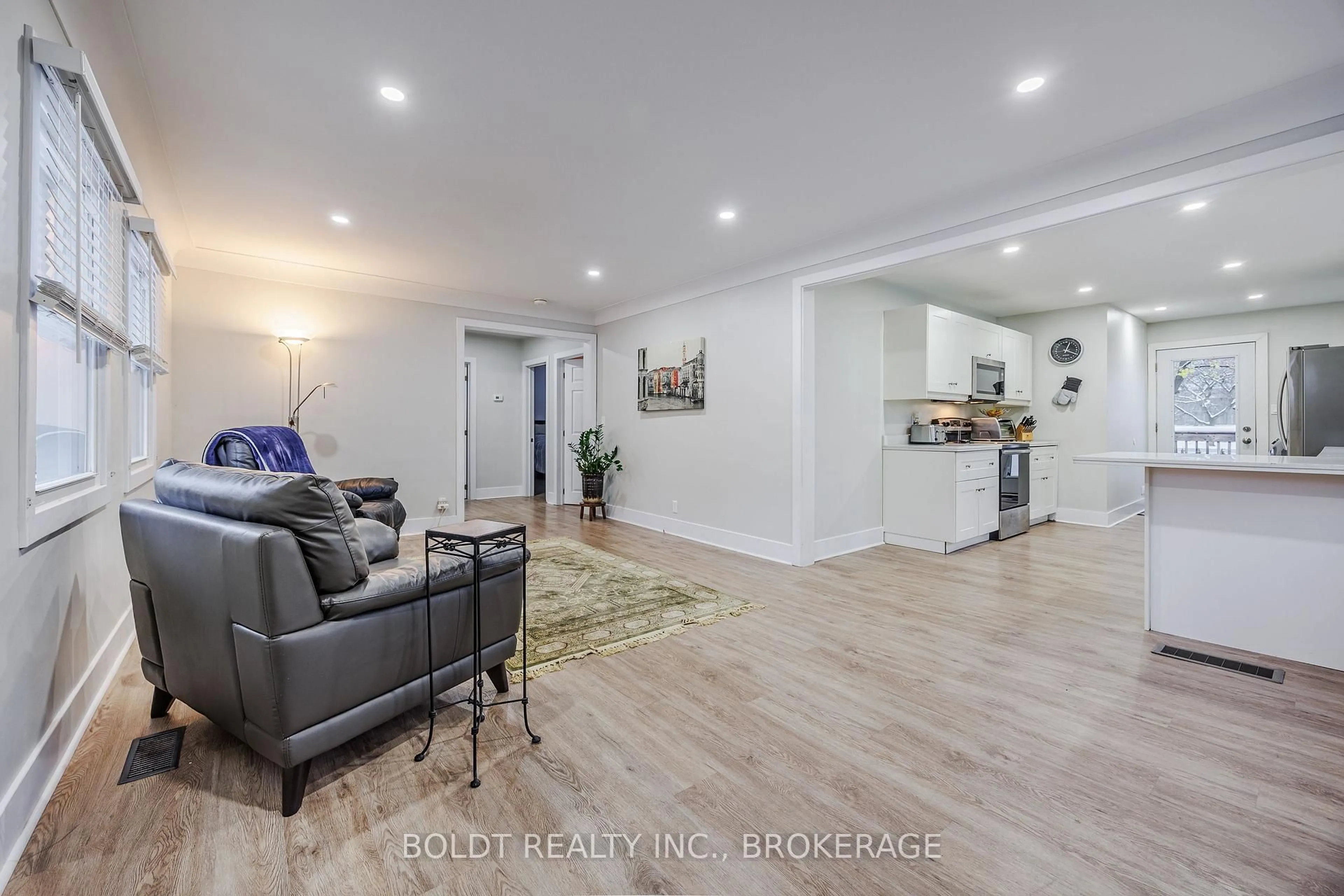 Unknown for 6491 Burdette Dr, Niagara Falls Ontario L2E 5H4