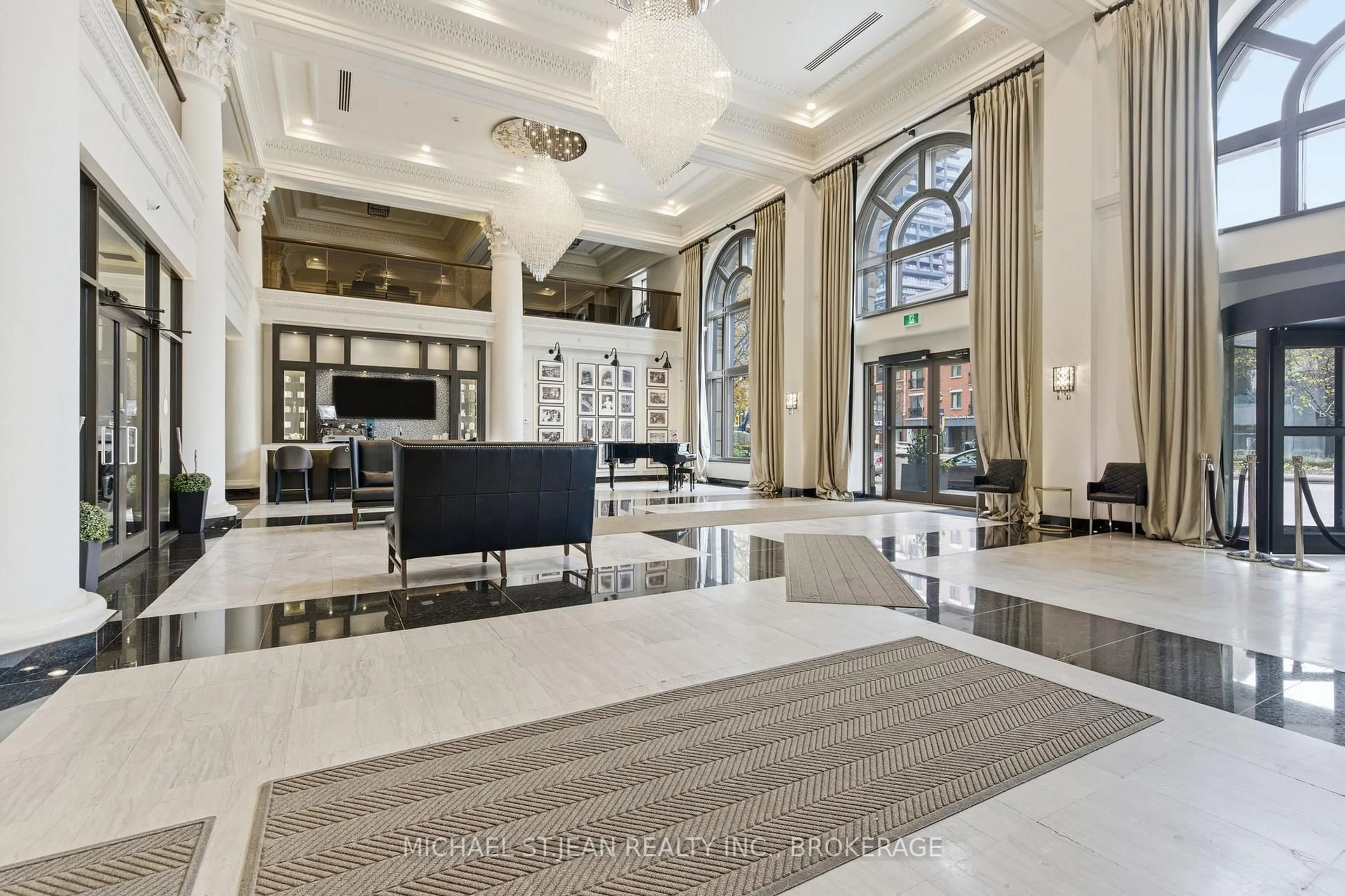 Lobby for 118 King St #916, Hamilton Ontario L8N 0A9