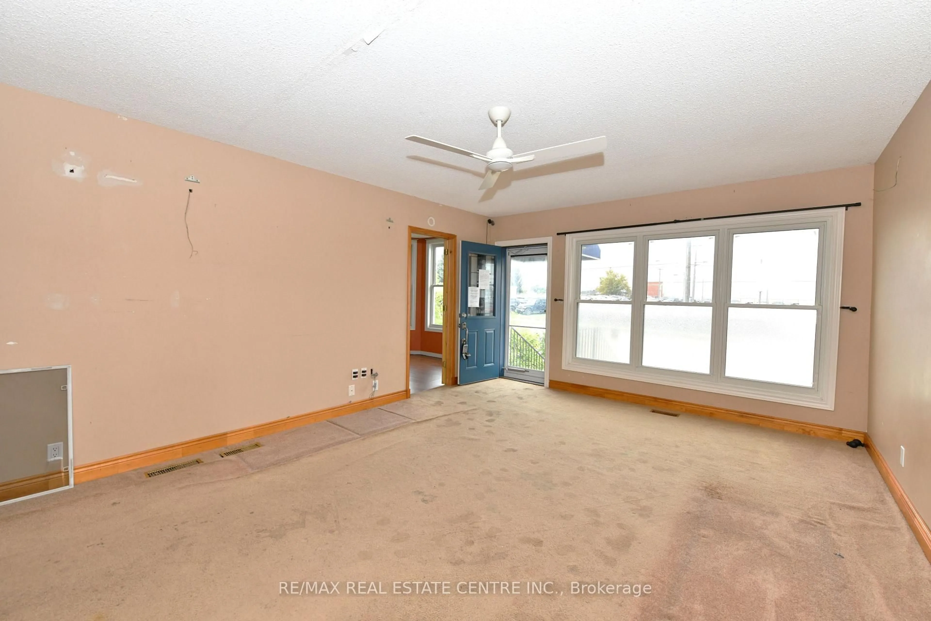 A pic of a room for 274 WELLINGTON St, St. Thomas Ontario N5R 2S8