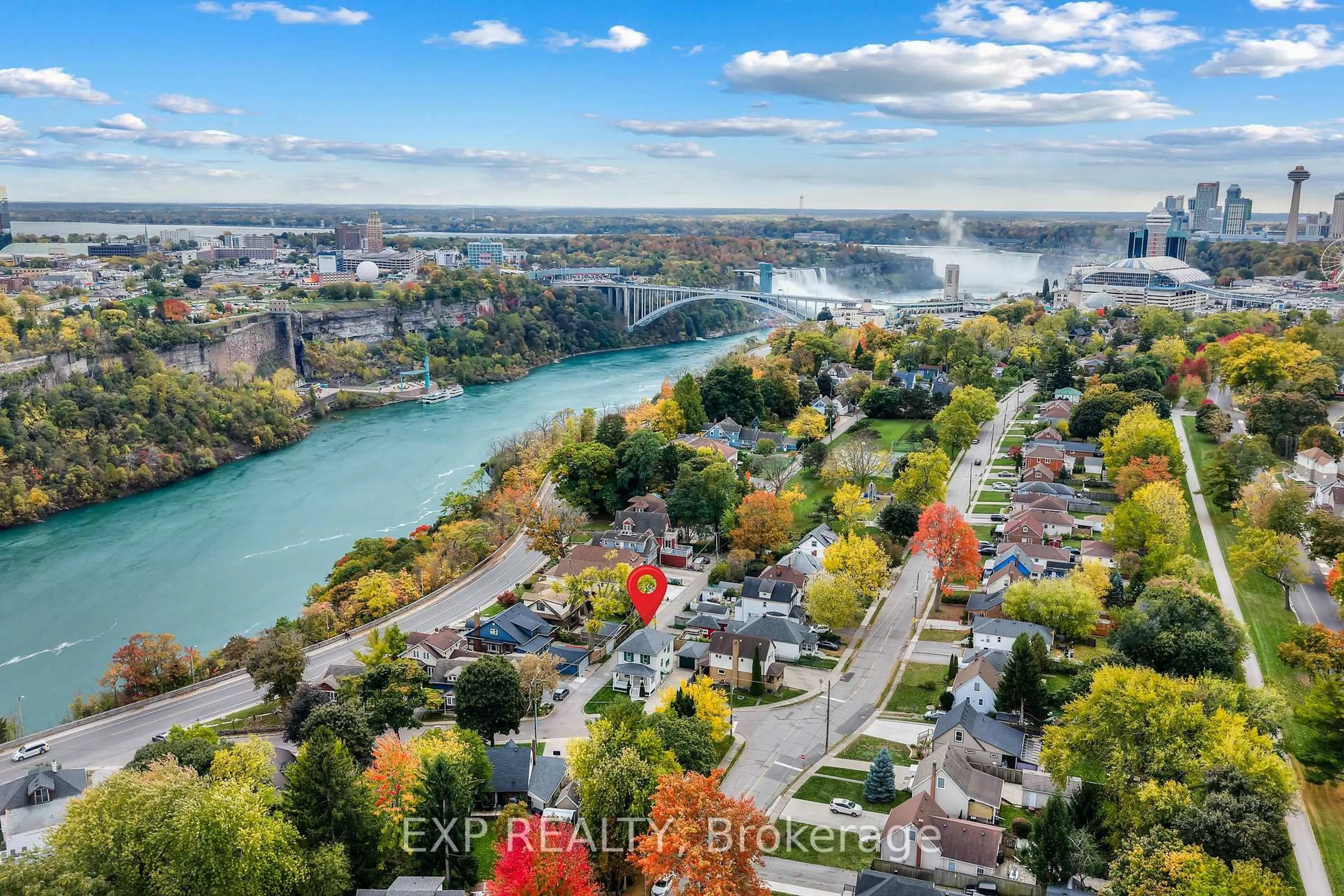 A pic from outside/outdoor area/front of a property/back of a property/a pic from drone, water/lake/river/ocean view for 4364 Otter St, Niagara Falls Ontario L2E 1G4