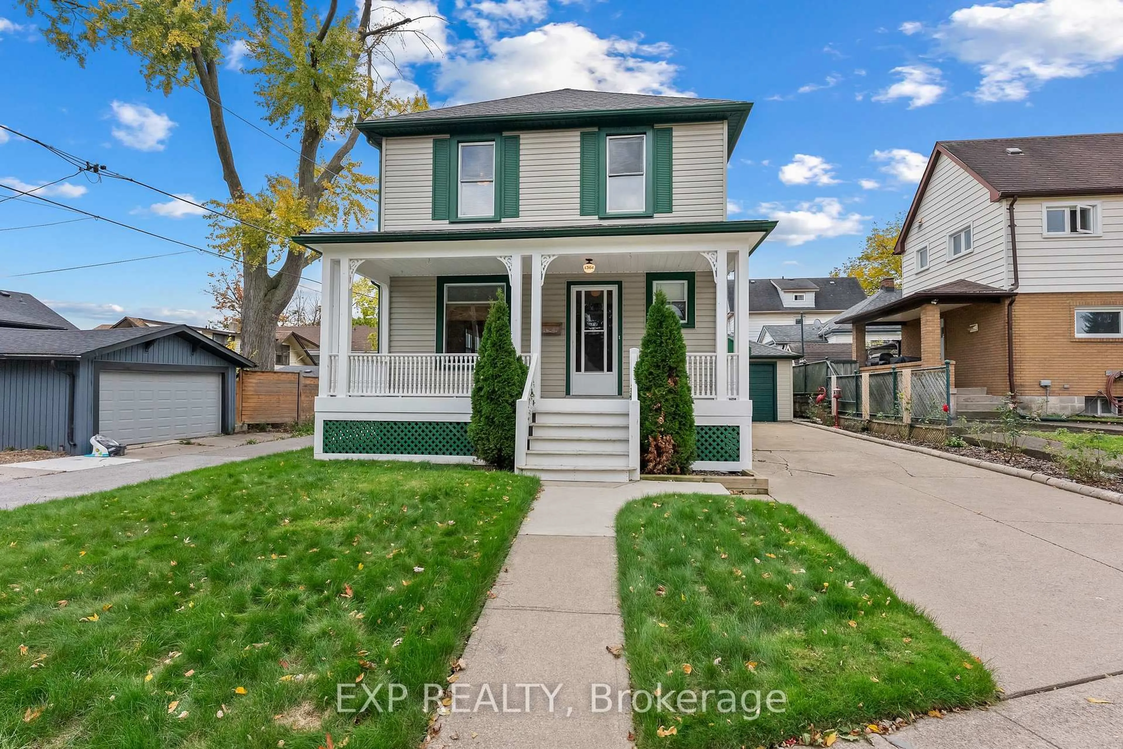 Home with vinyl exterior material, street for 4364 Otter St, Niagara Falls Ontario L2E 1G4
