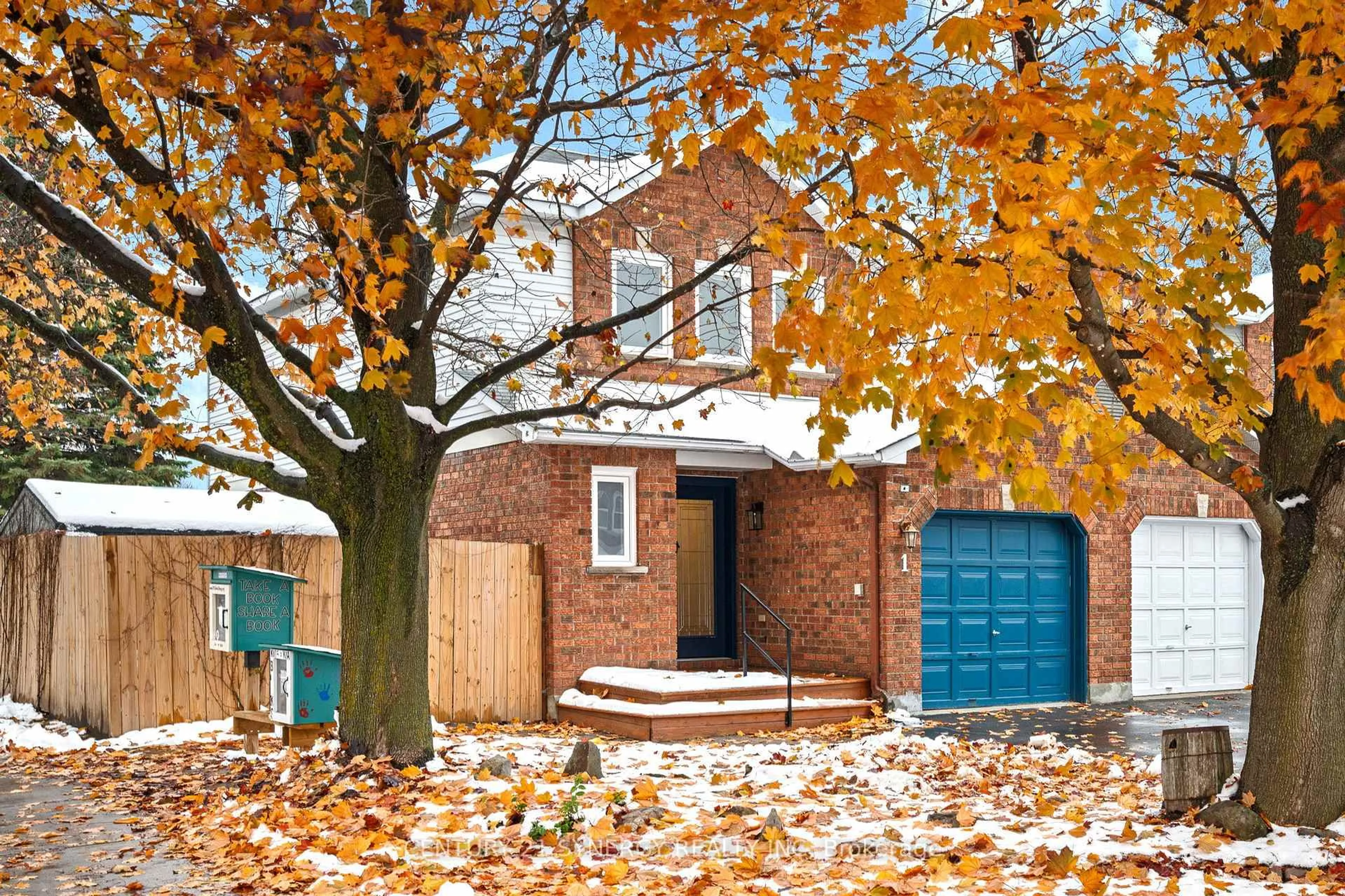 Home with brick exterior material, street for 1 Hendrie Crt, Kanata Ontario K2L 4A4