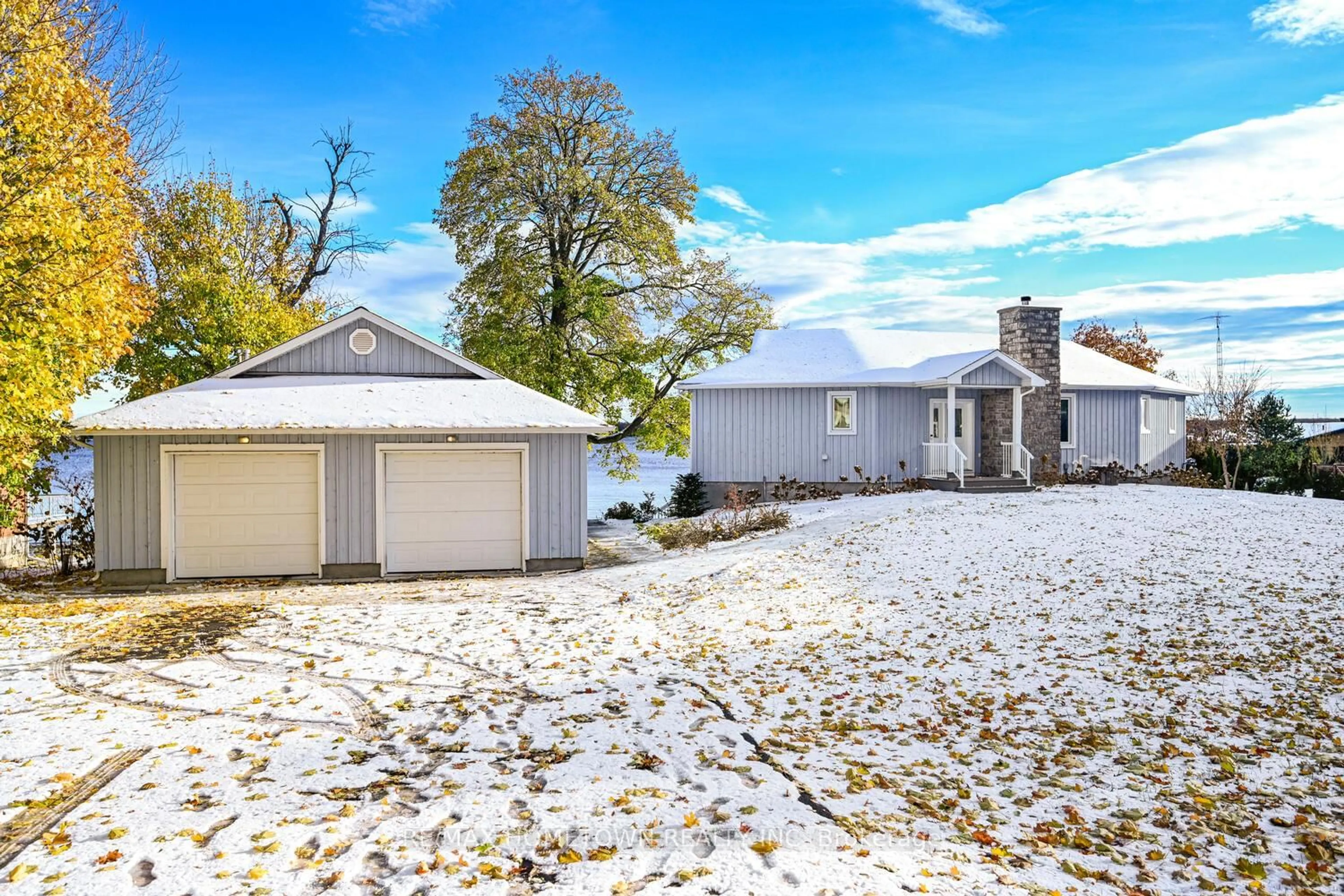 A pic from outside/outdoor area/front of a property/back of a property/a pic from drone, street for 1219 County Road 2 Rd, Augusta Ontario K6V 5T1