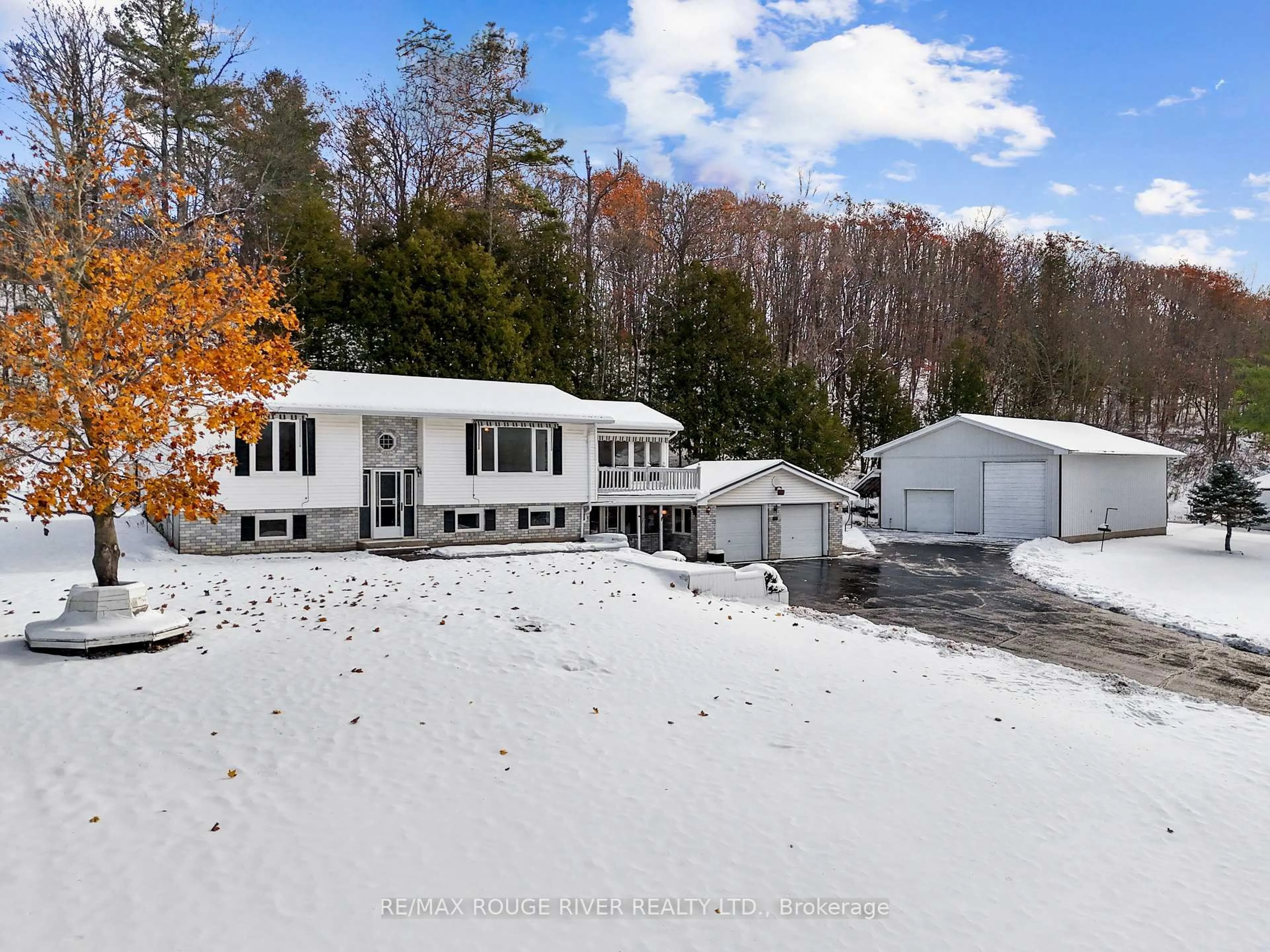 A pic from outside/outdoor area/front of a property/back of a property/a pic from drone, unknown for 222 Cordova Rd, Marmora and Lake Ontario L1J 1N9