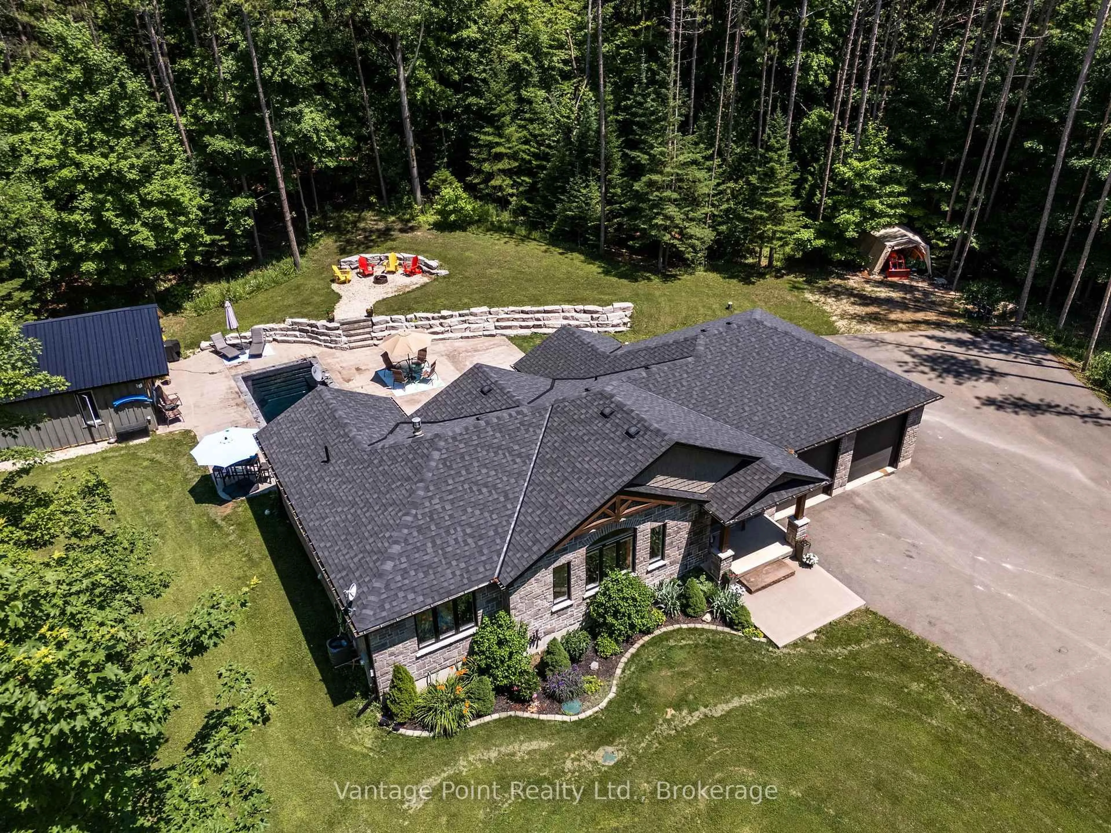 A pic from outside/outdoor area/front of a property/back of a property/a pic from drone, unknown for 574271 40 Sdrd, West Grey Ontario N0C 1H0