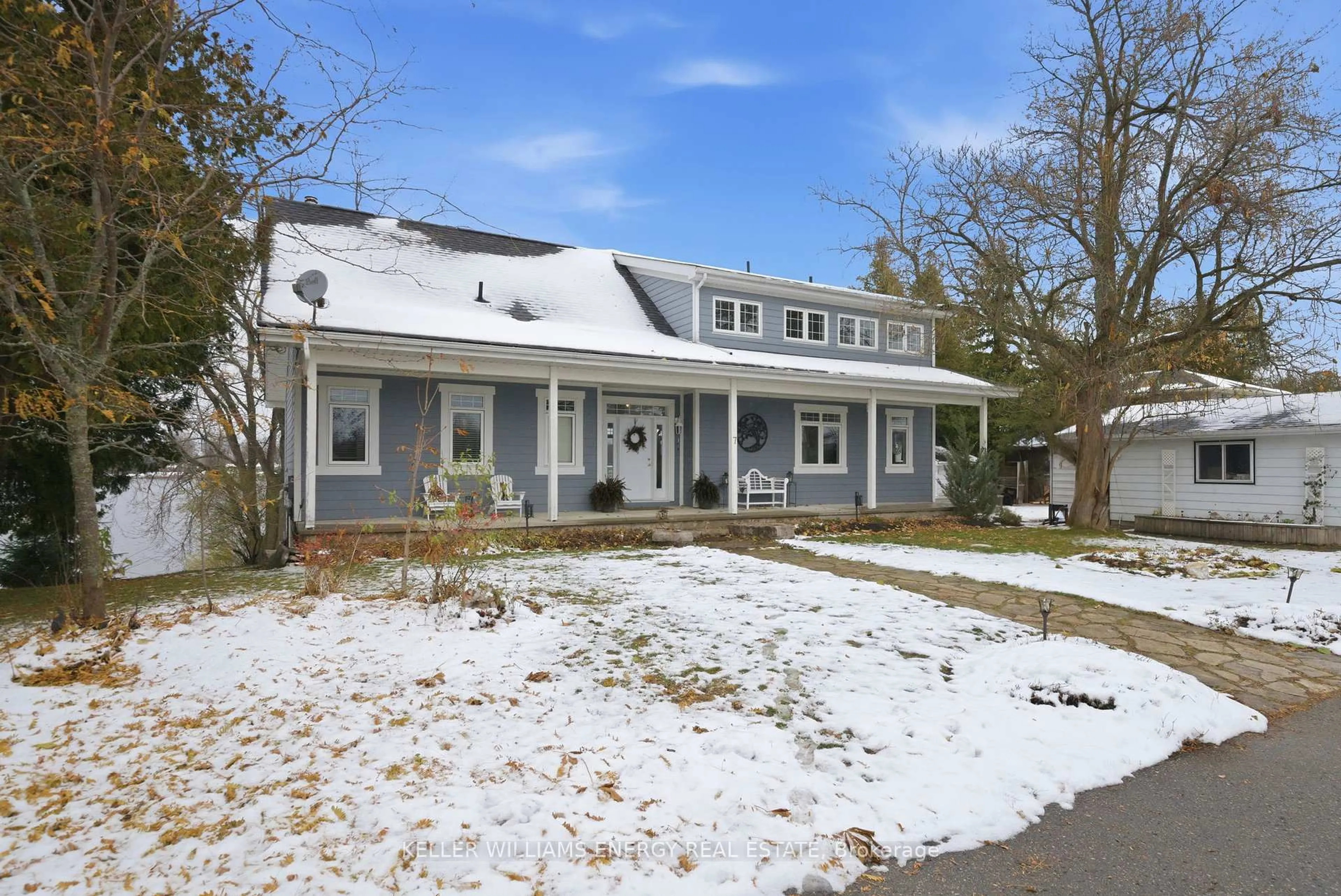 Home with vinyl exterior material, street for 7 Peninsula Dr, Kawartha Lakes Ontario K9J 6X3