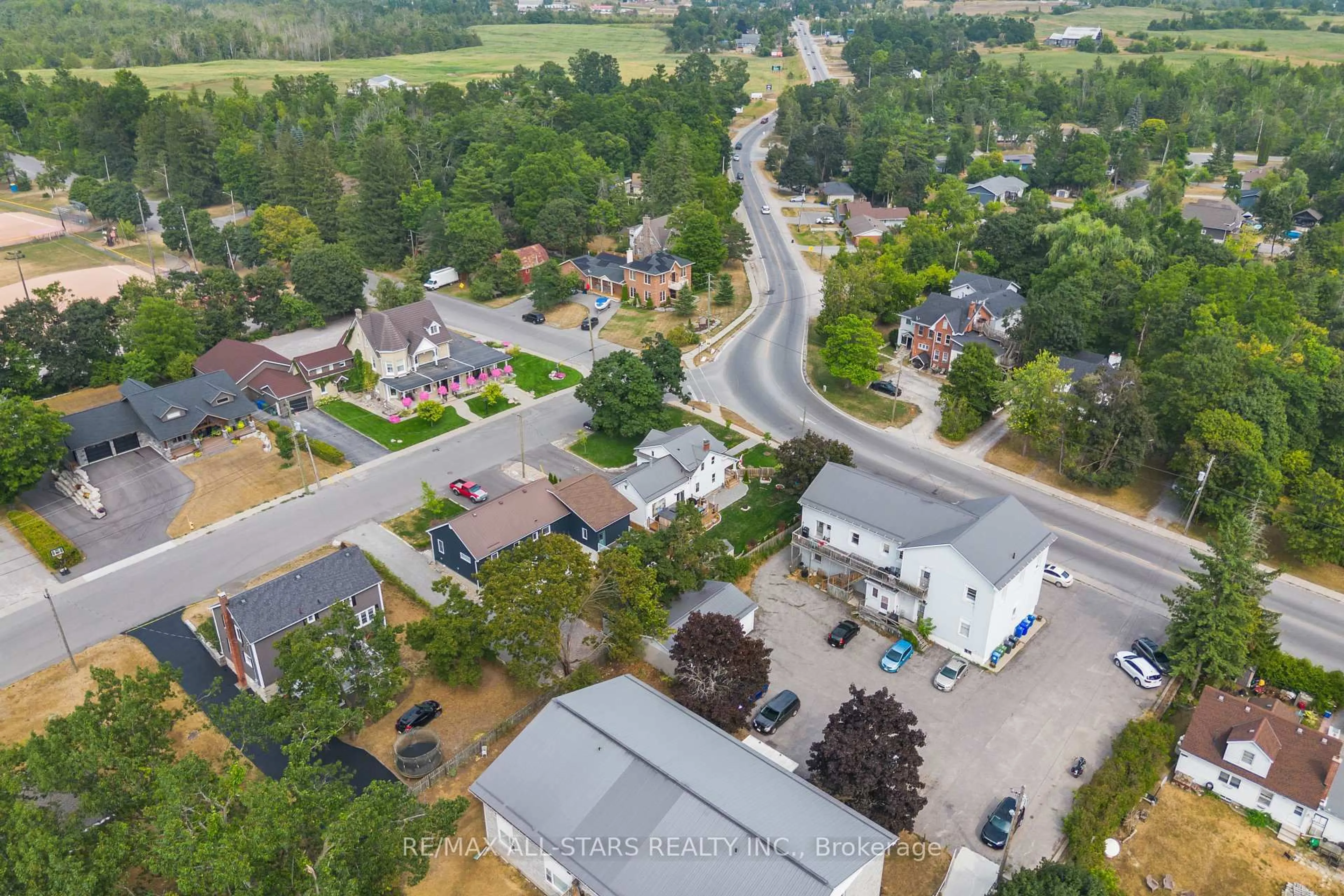 A pic from outside/outdoor area/front of a property/back of a property/a pic from drone, street for 155 Colborne St, Kawartha Lakes Ontario K0M 1N0