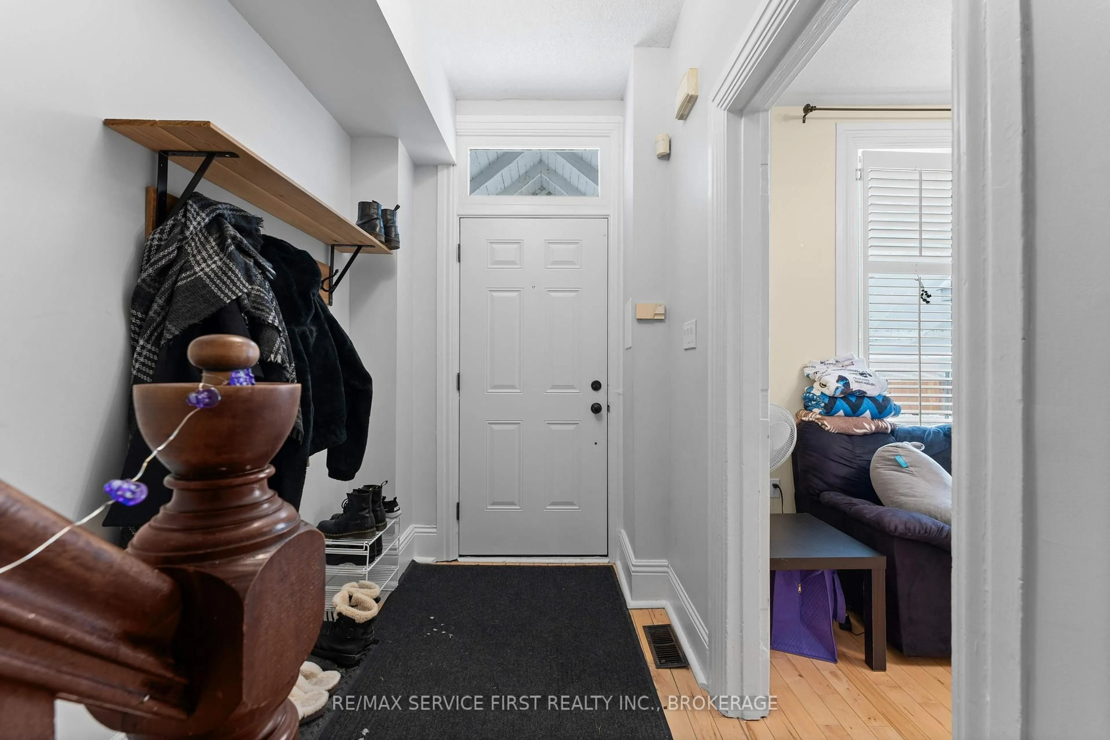 Indoor entryway for 581 Victoria St, Kingston Ontario K7K 4S1