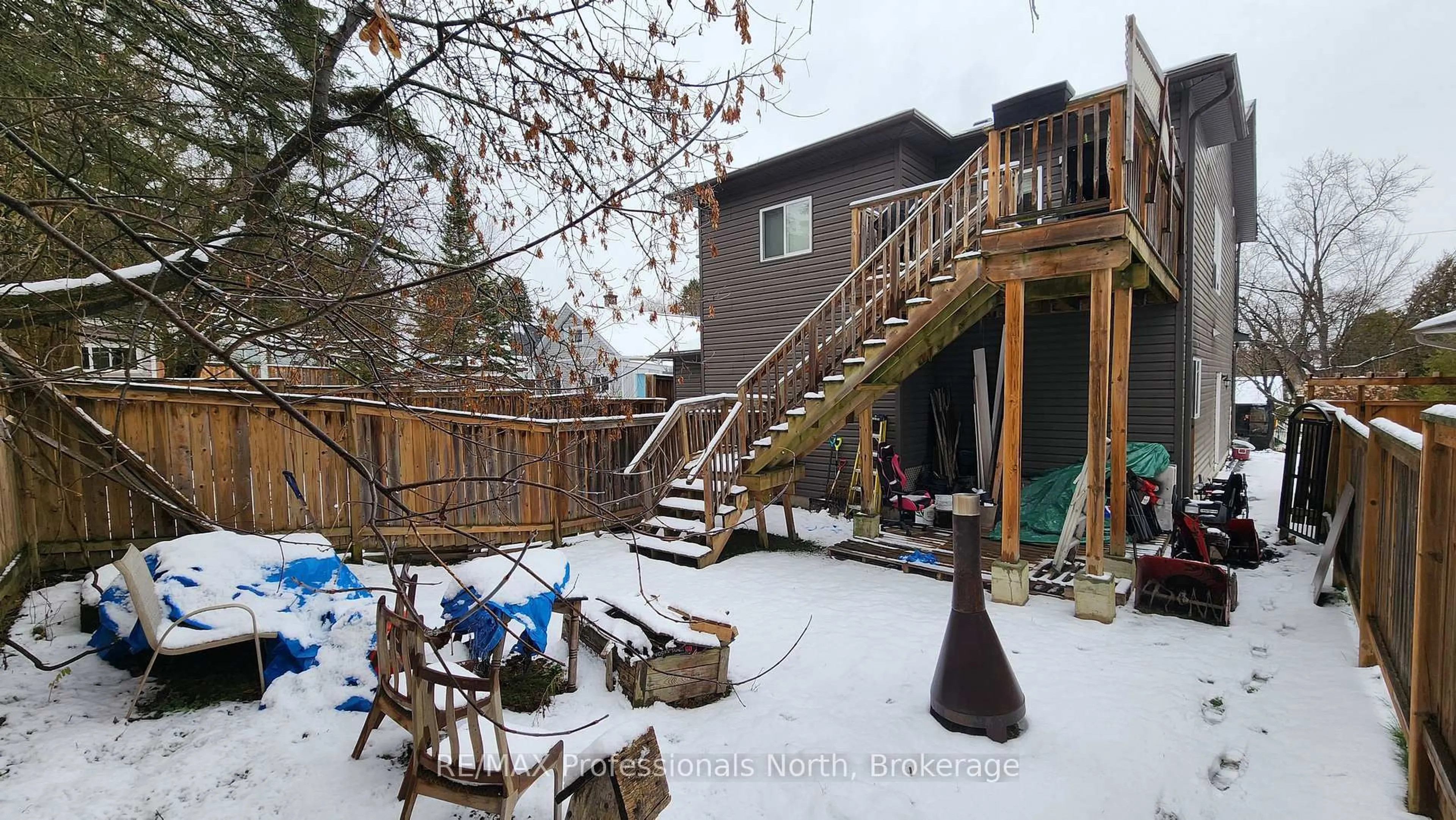 Patio, unknown for 19 Duncan St, Huntsville Ontario P1H 1P6