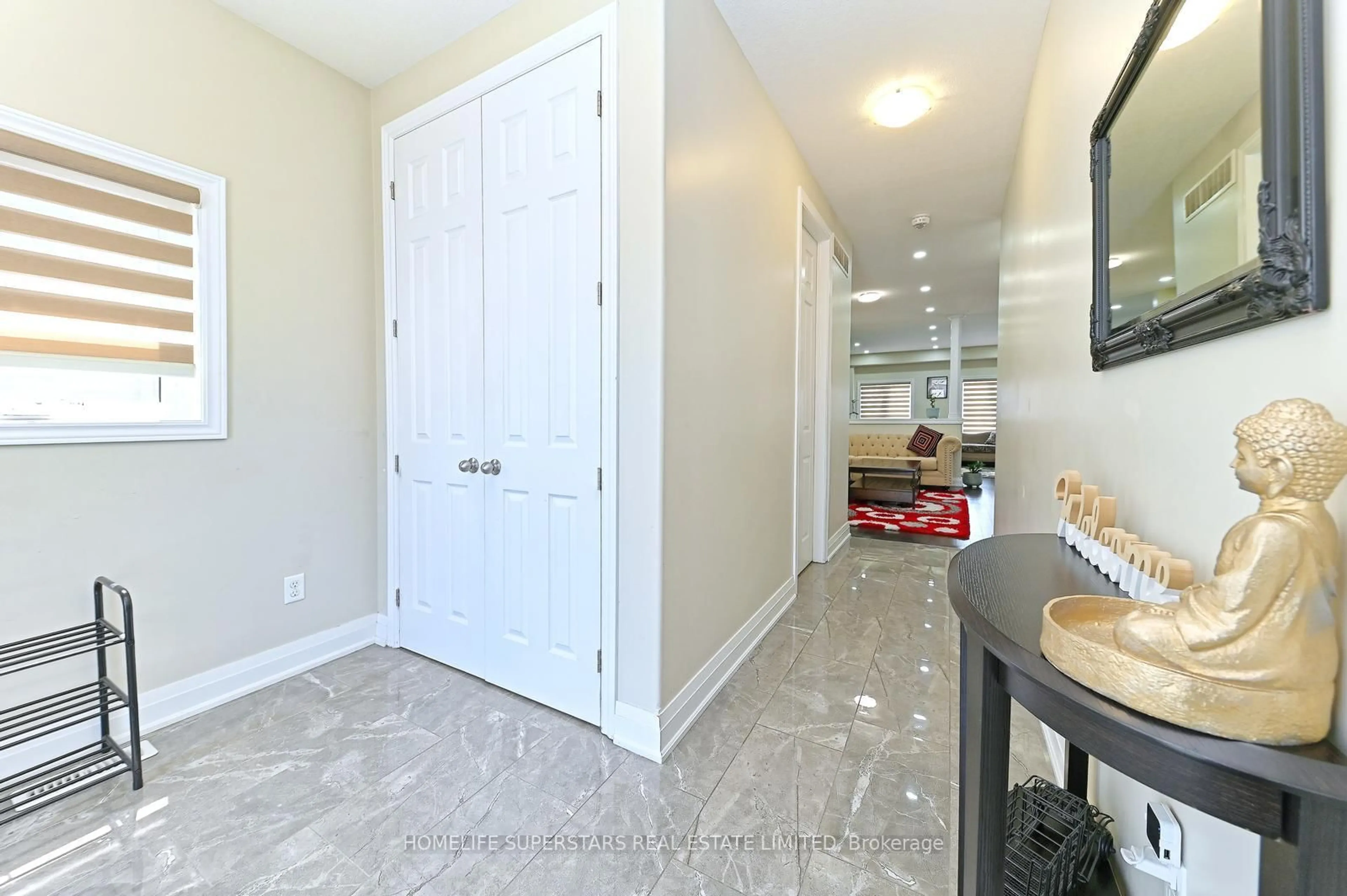 Indoor entryway for 6 Wildflower St, Kitchener Ontario N2P 0G7