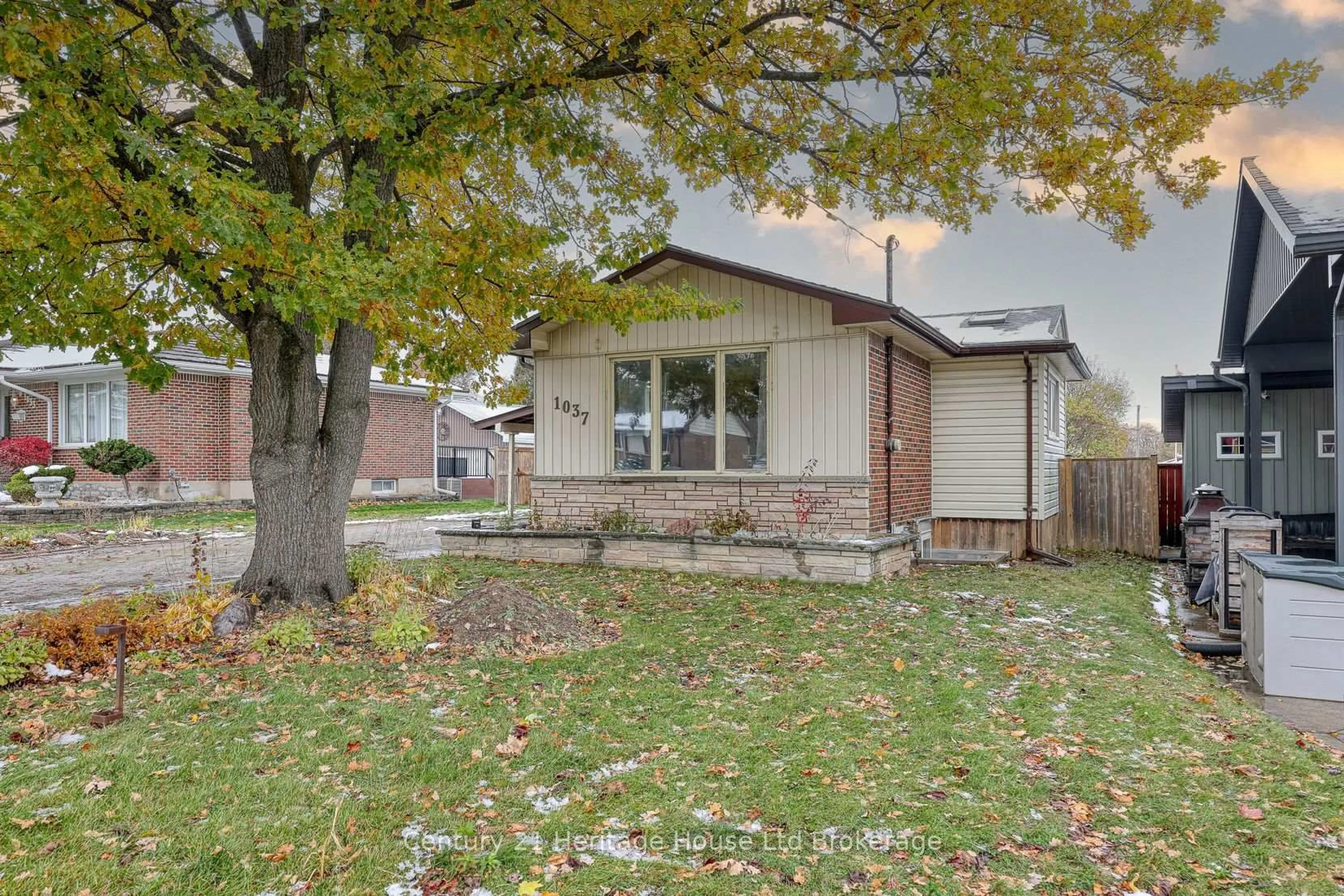 Home with brick exterior material, street for 1037 Warwick St, Woodstock Ontario N4S 4S3