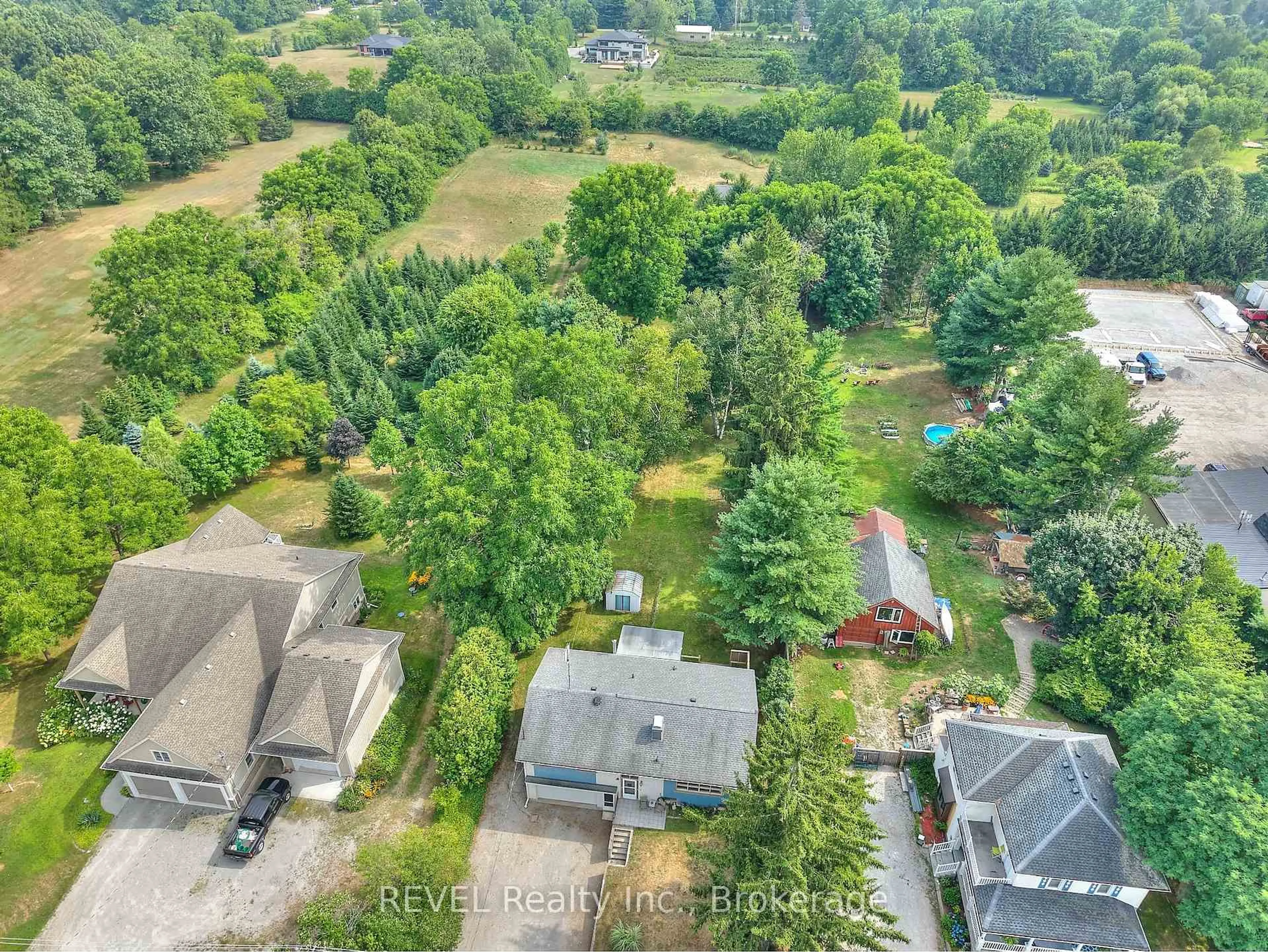 A pic from outside/outdoor area/front of a property/back of a property/a pic from drone, forest/trees view for 268 Canboro Rd, Pelham Ontario L0S 1M0