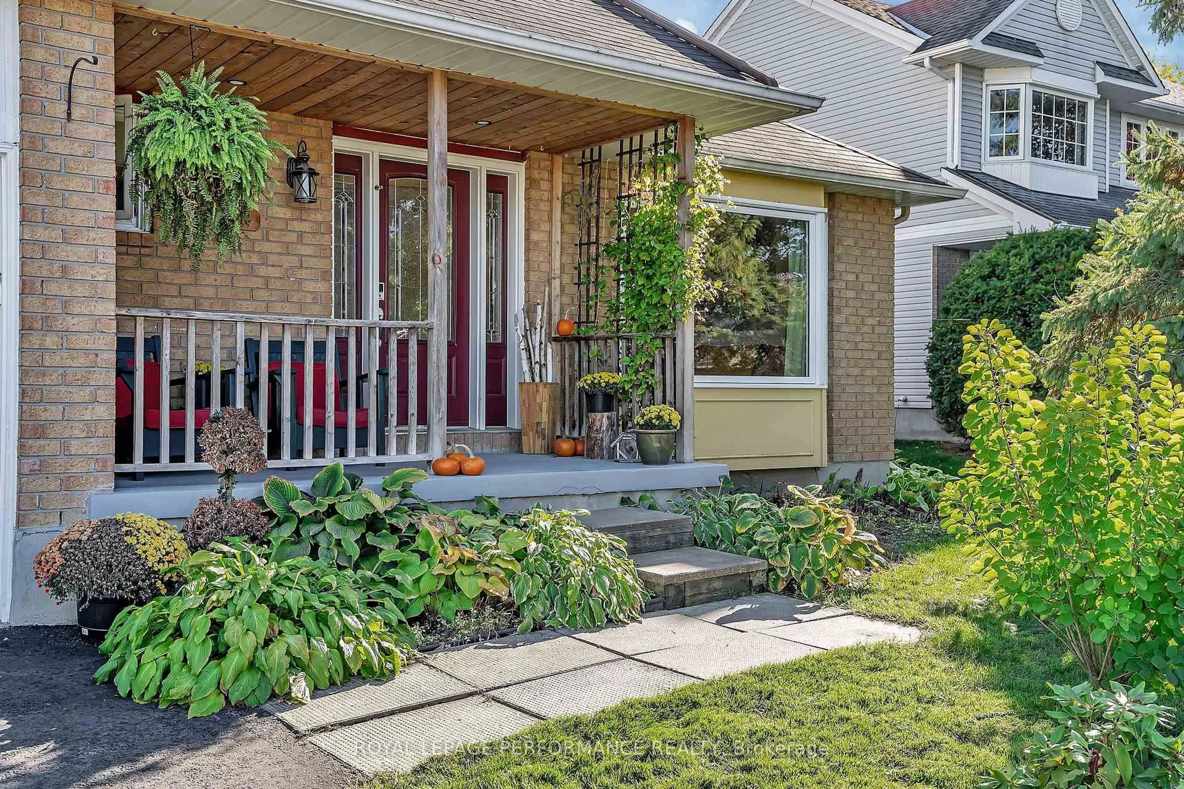 Home with brick exterior material, street for 3084 Lemay Circ, Clarence-Rockland Ontario K4K 1A9