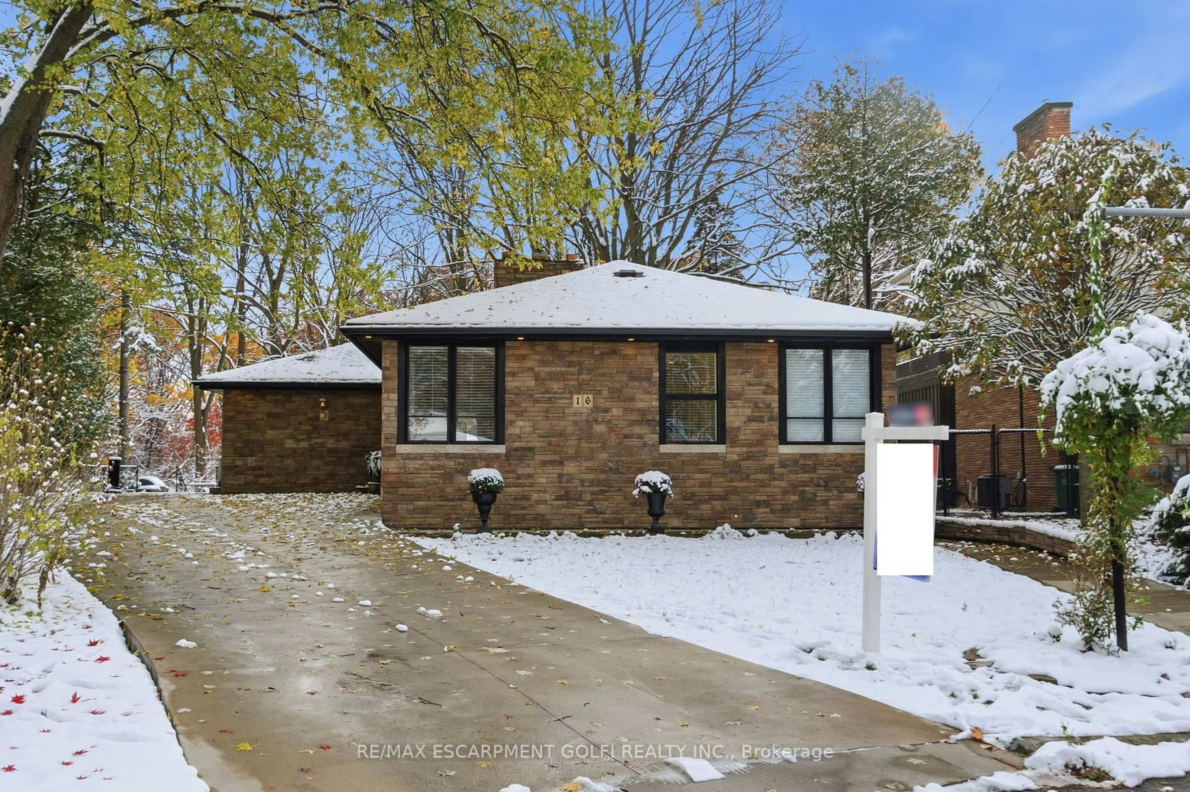 Home with brick exterior material, street for 16 Freeland Crt, Hamilton Ontario L8S 2R5