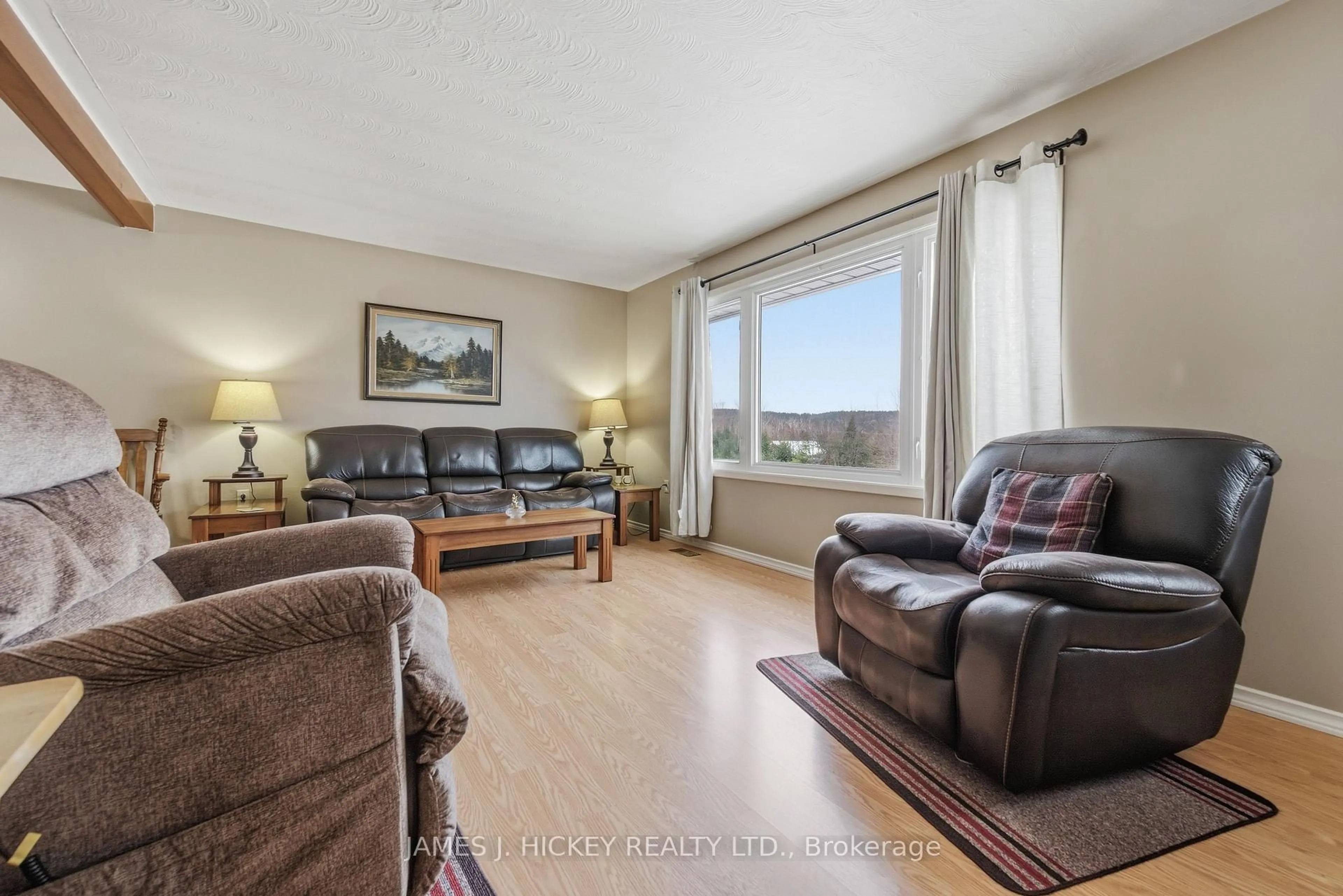 Living room with furniture, unknown for 101 Lance Rd, Deep River Ontario K0J 1P0