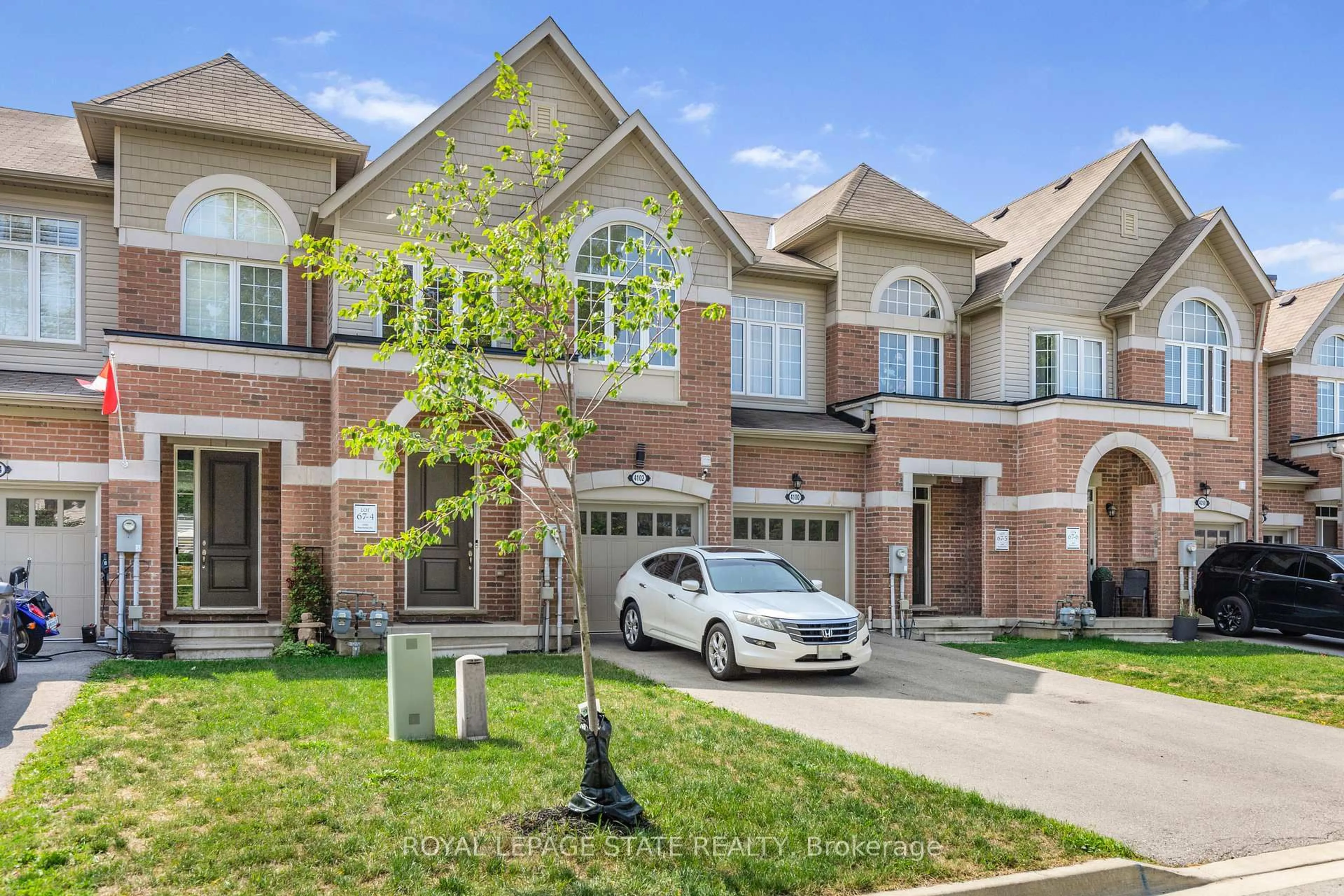 Home with brick exterior material, street for 4102 Fracchioni Dr, Lincoln Ontario L0R 1B4