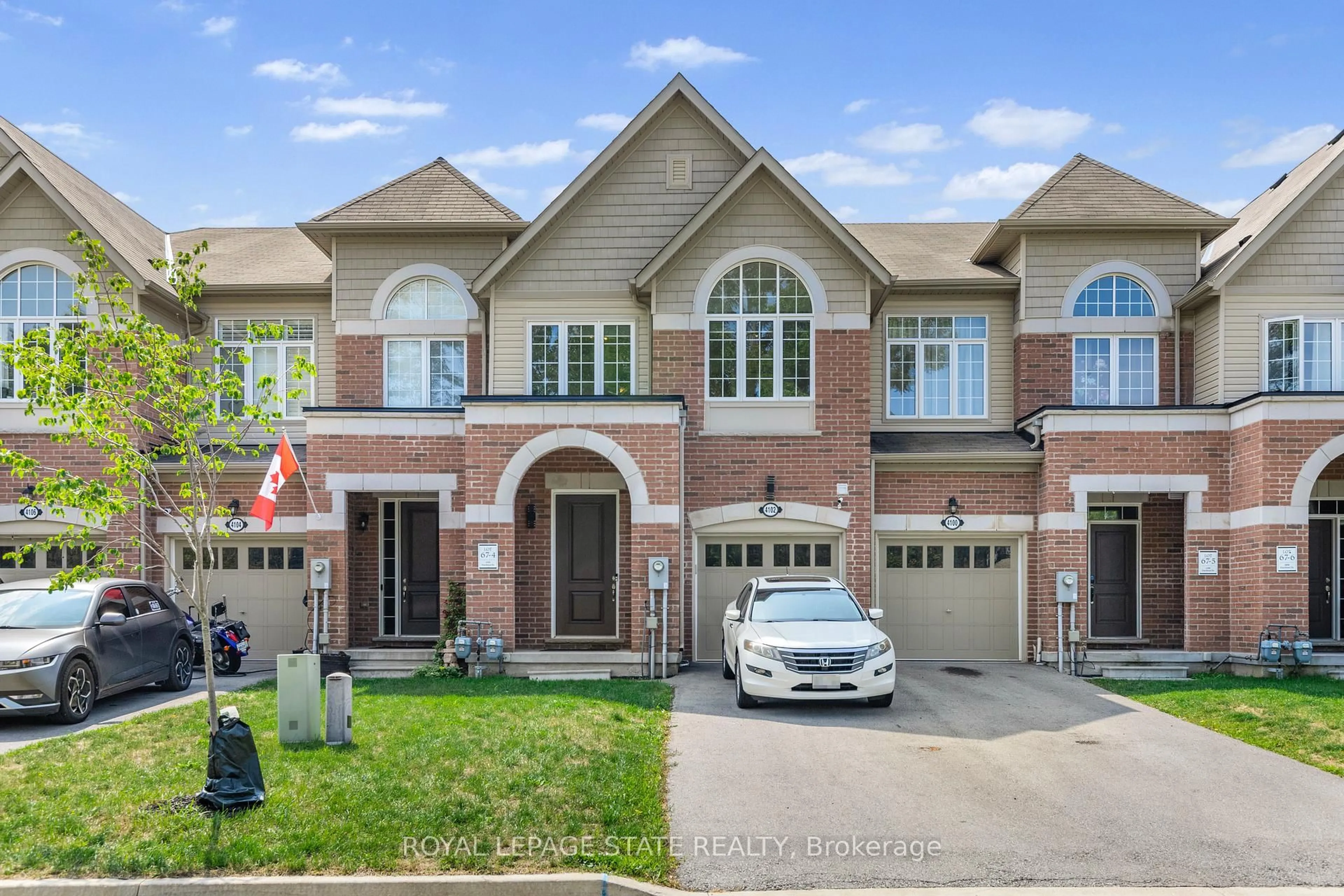 Home with brick exterior material, street for 4102 Fracchioni Dr, Lincoln Ontario L0R 1B4