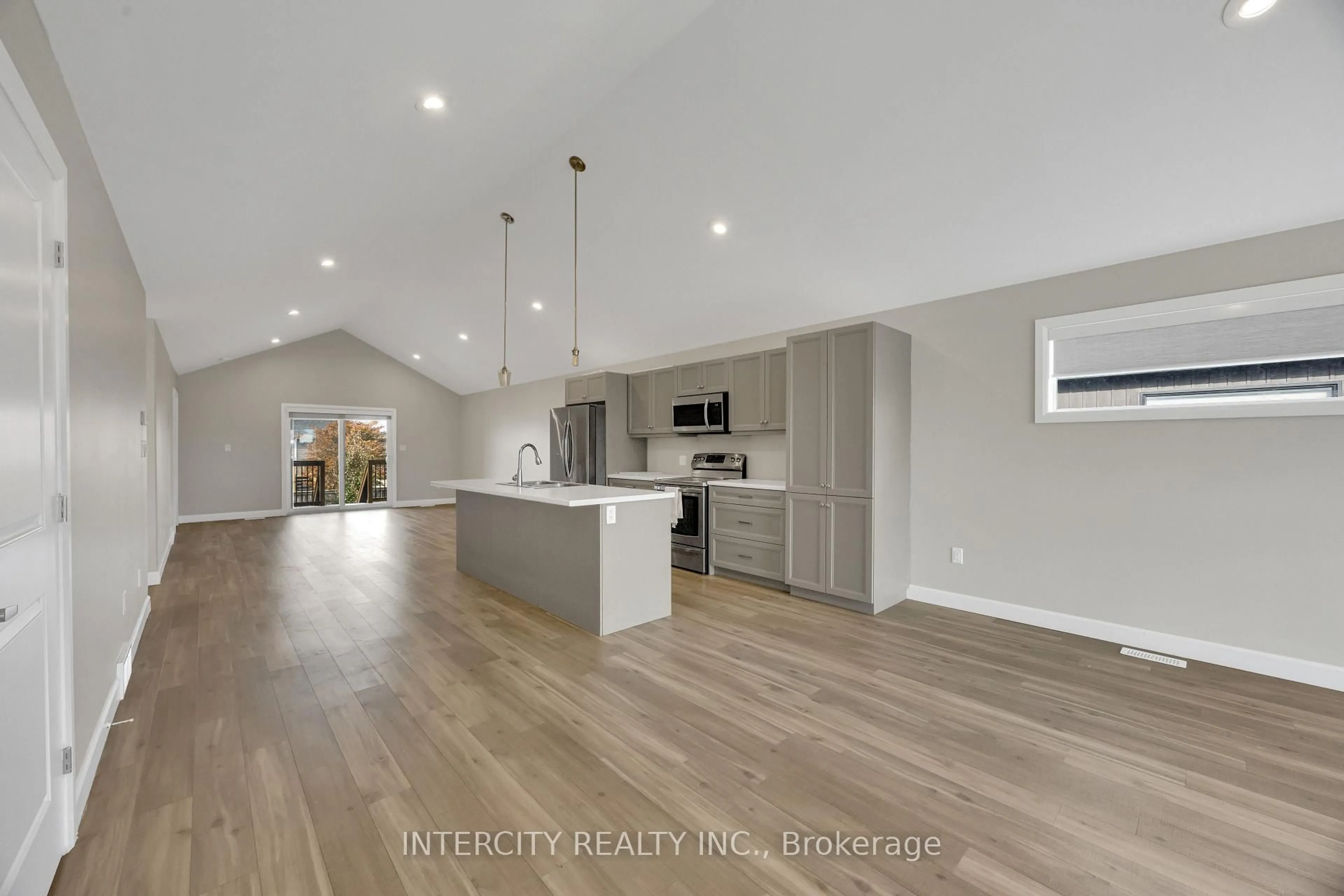 Open concept kitchen, unknown for 80 Arrowhead Lane, Chatham-Kent Ontario N7M 0A6