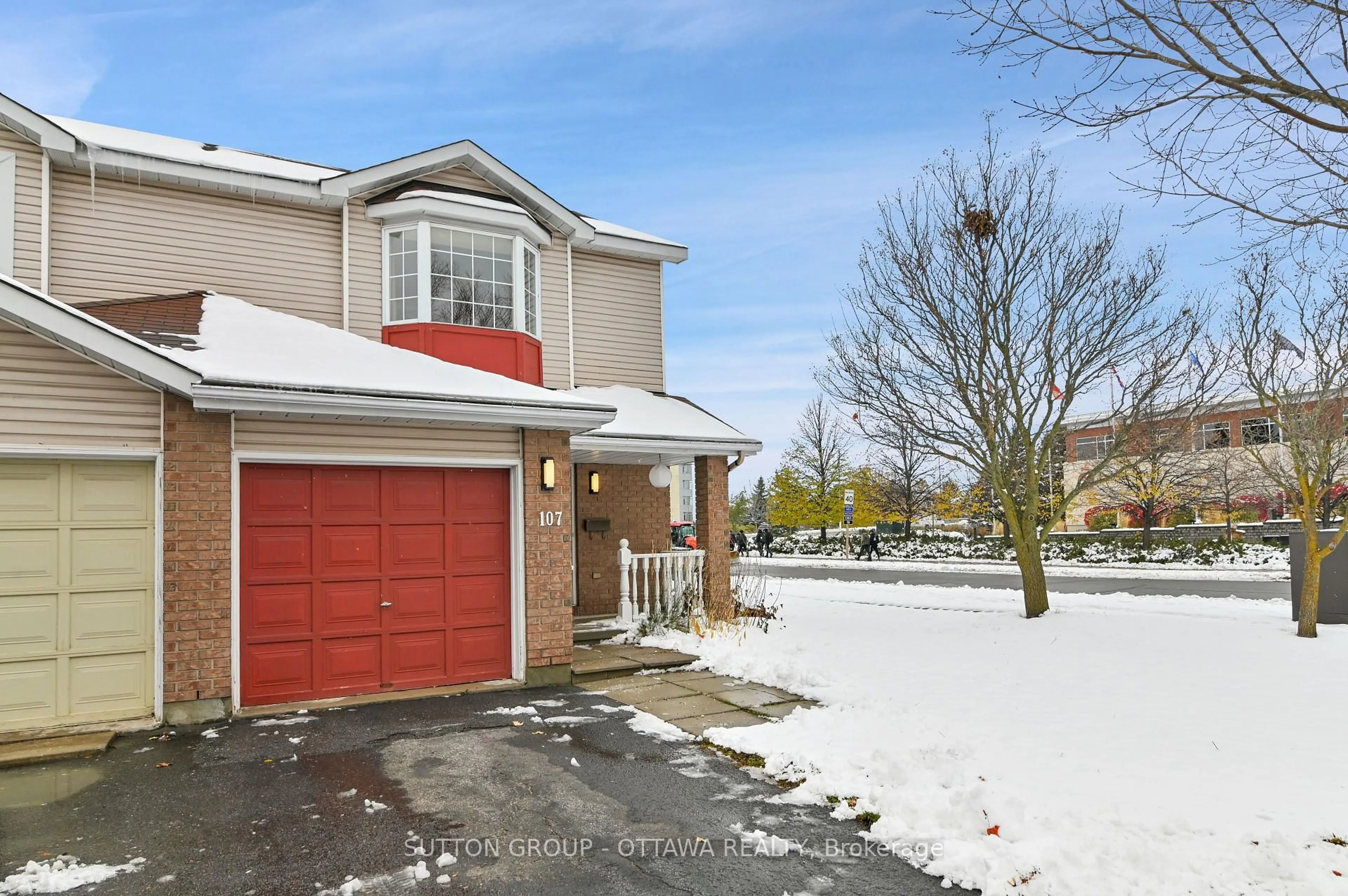 A pic from outside/outdoor area/front of a property/back of a property/a pic from drone, street for 107 Jackman Terr, Kanata Ontario K2L 4C9